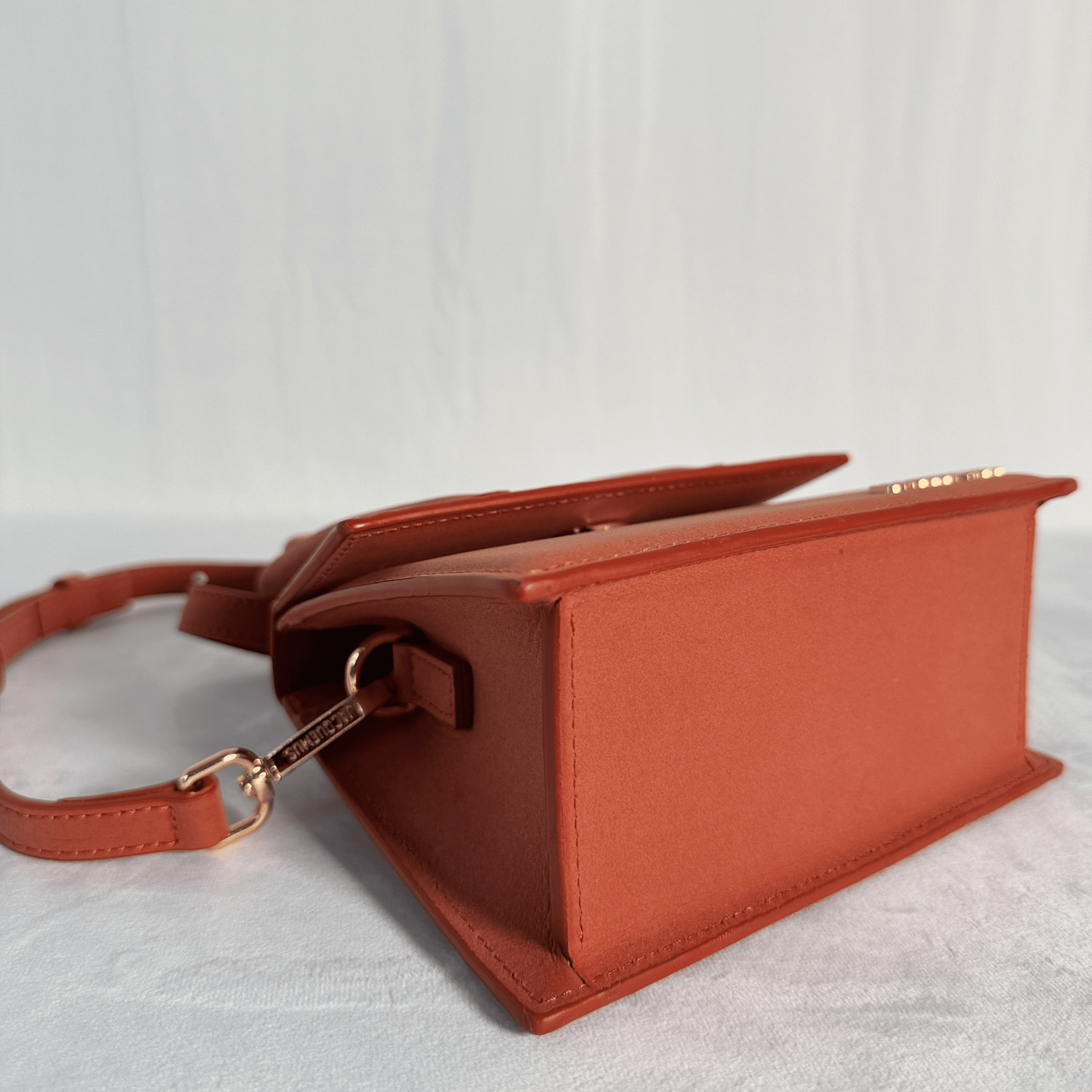 SAC JACQUEMUS LE CHIQUITO NOEUD – CUIR TERRACOTTA - La Belle Boutique