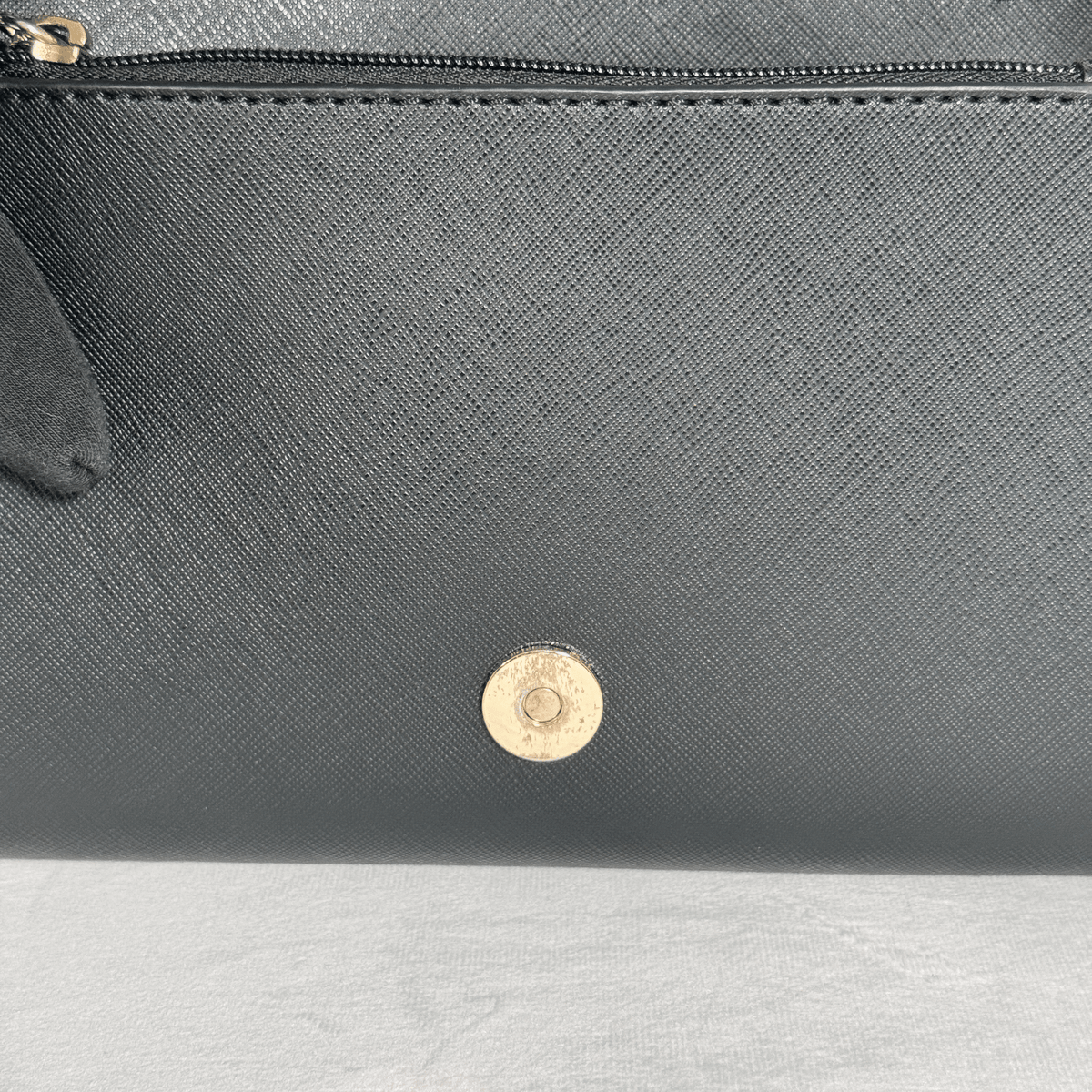 KARL LAGERFELD PARIS - SAC WALLET ON CHAIN - CUIR SAFFIANO NOIR - La Belle Boutique
