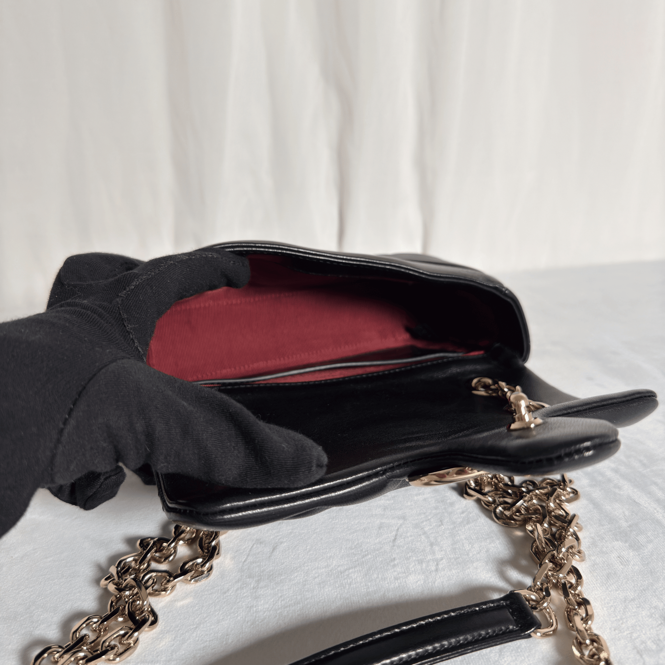 GUCCI - SAC GG MARMONT SMALL - CUIR MATELASSE CHEVRON NOIR - QUINCAILLERIE DOREE - La Belle Boutique