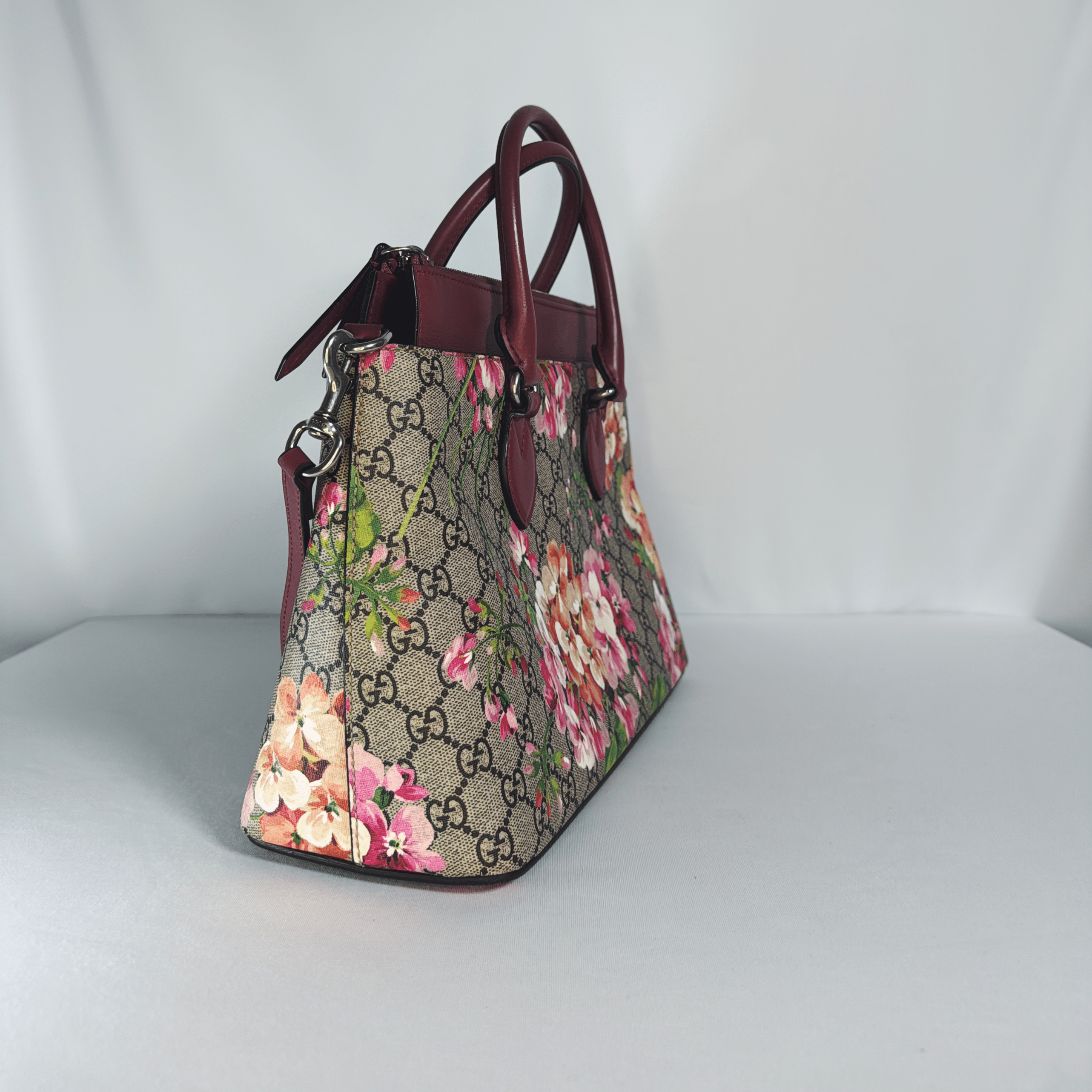 Gucci Blooms GG Canvas Tote Medium - La Belle Boutique