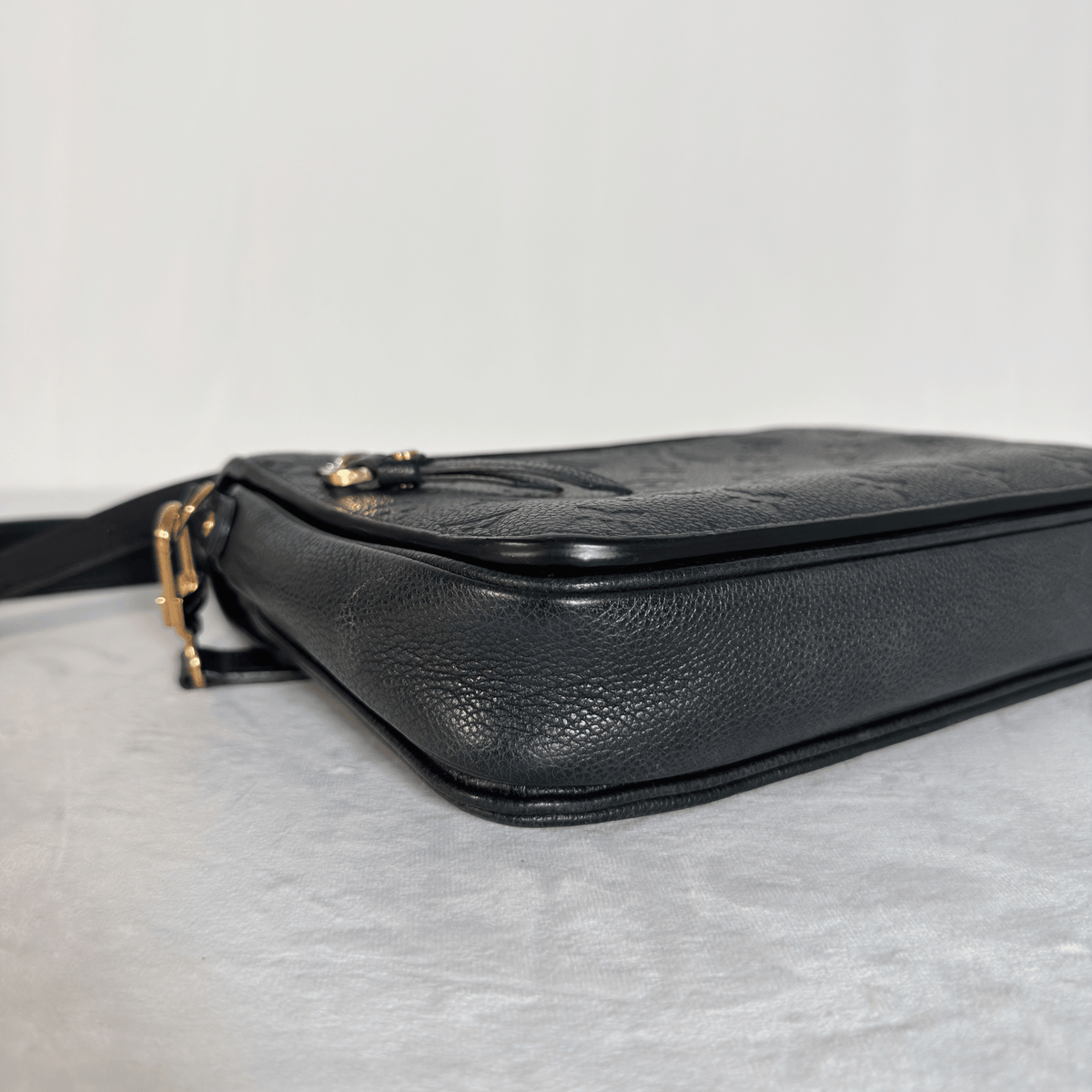 LOUIS VUITTON - POCHETTE METIS - CUIR MONOGRAM EMPREINTE NOIR
