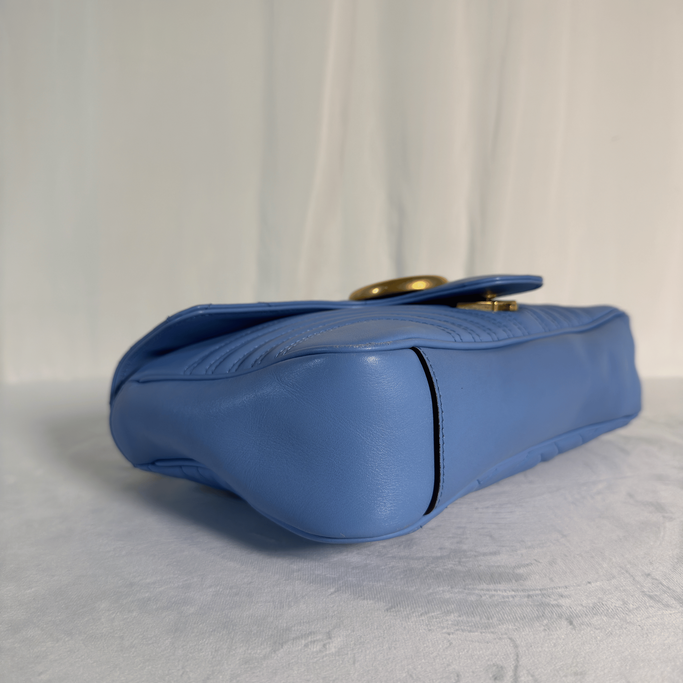 GUCCI - SAC GG MARMONT LARGE - CUIR MATELASSE BLEU PERVENCHE