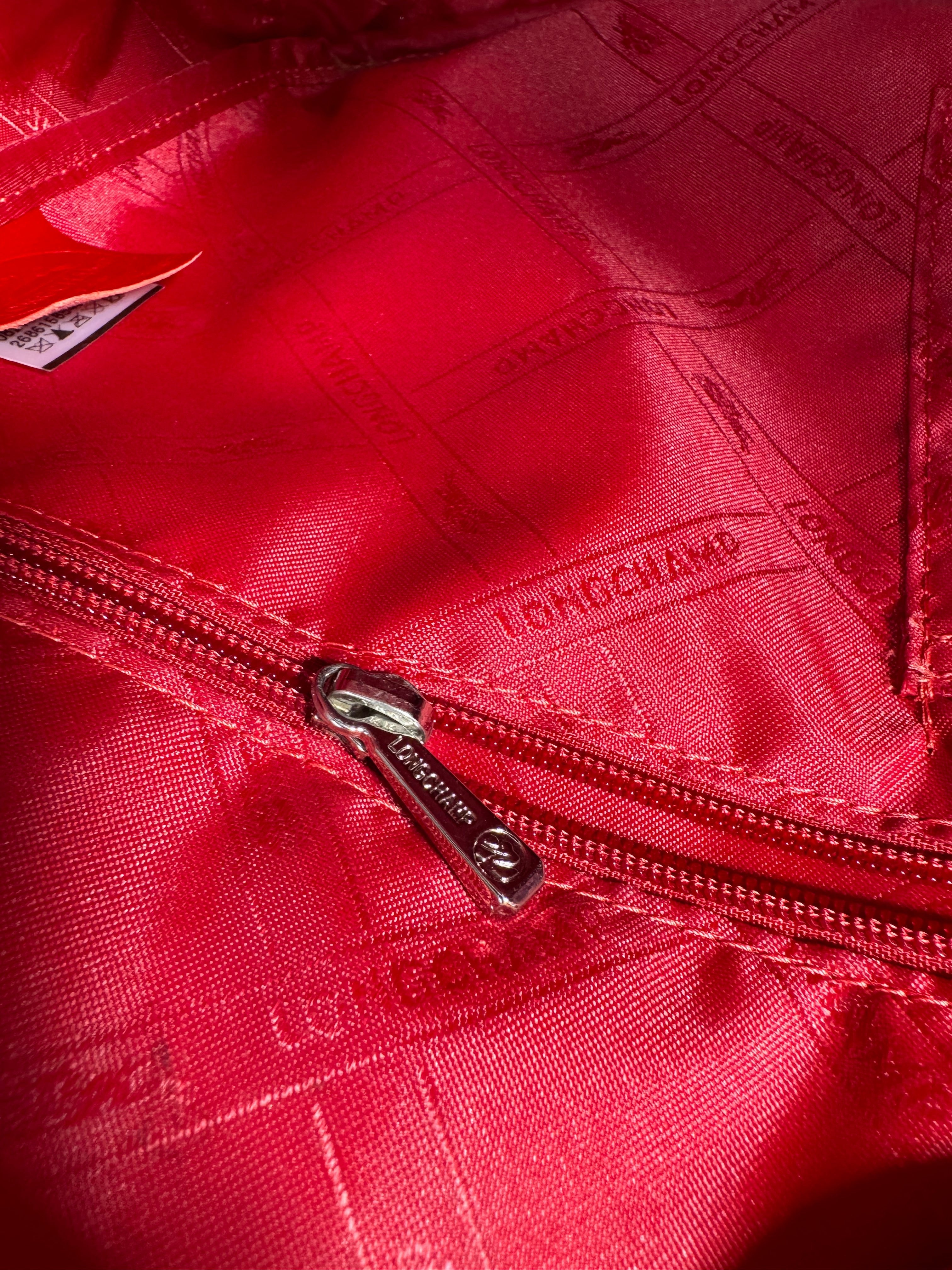Sac à main Longchamp Héritage – Cuir embossé façon crocodile rouge - La Belle Boutique