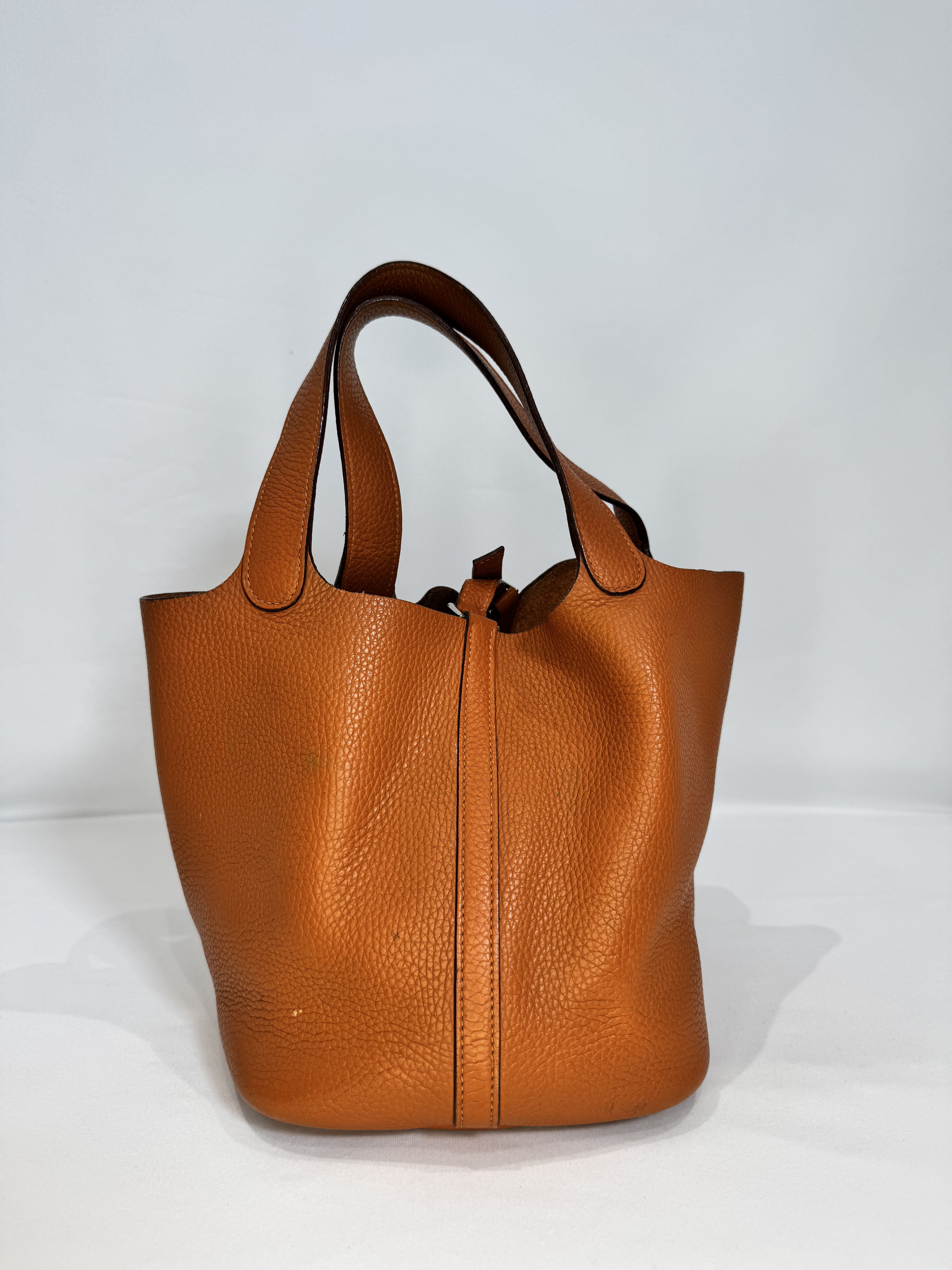 Sac Hermès Picotin 18 – Cuir taurillon Clémence orange