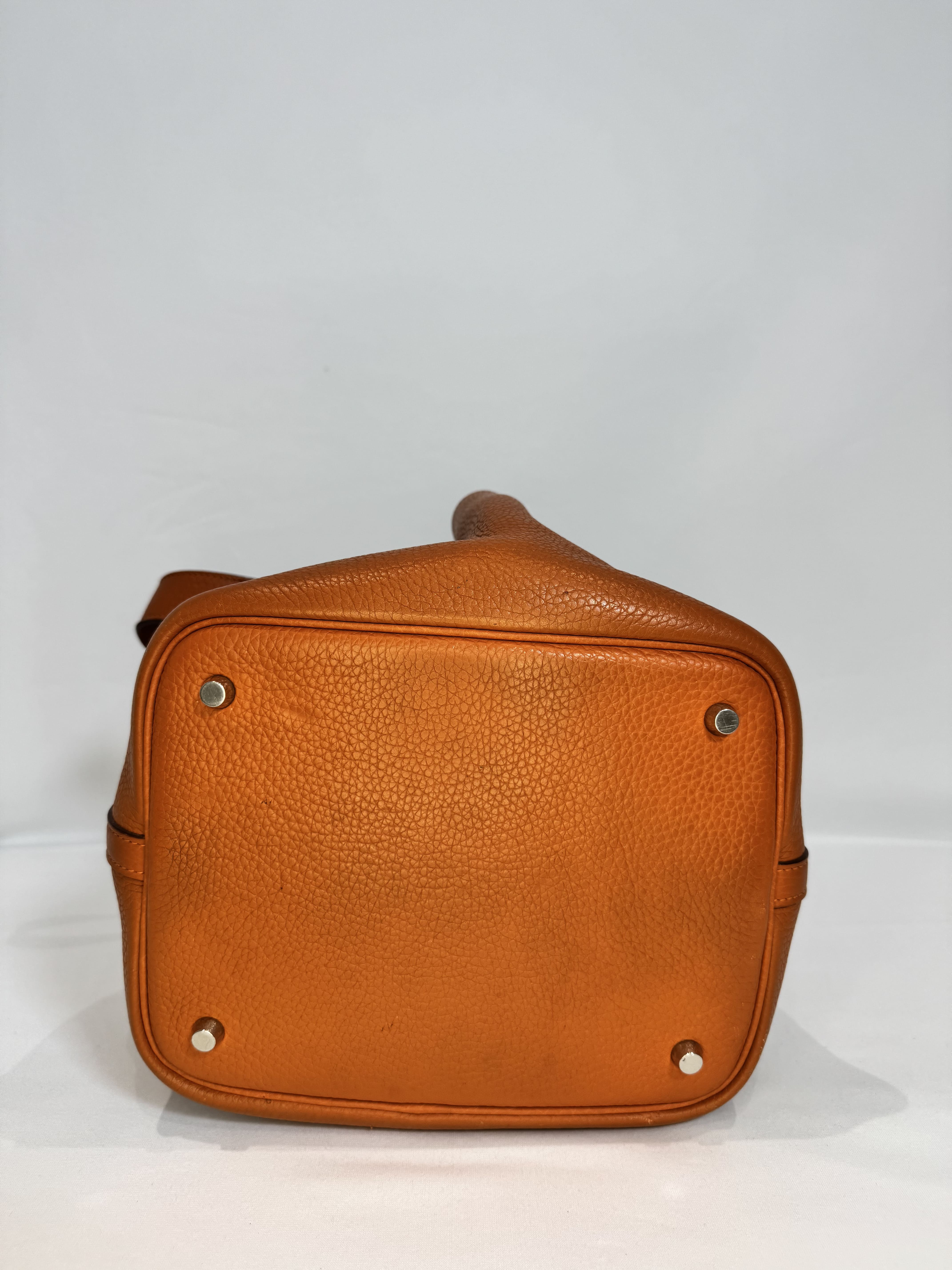 Sac Hermès Picotin 18 – Cuir taurillon Clémence orange