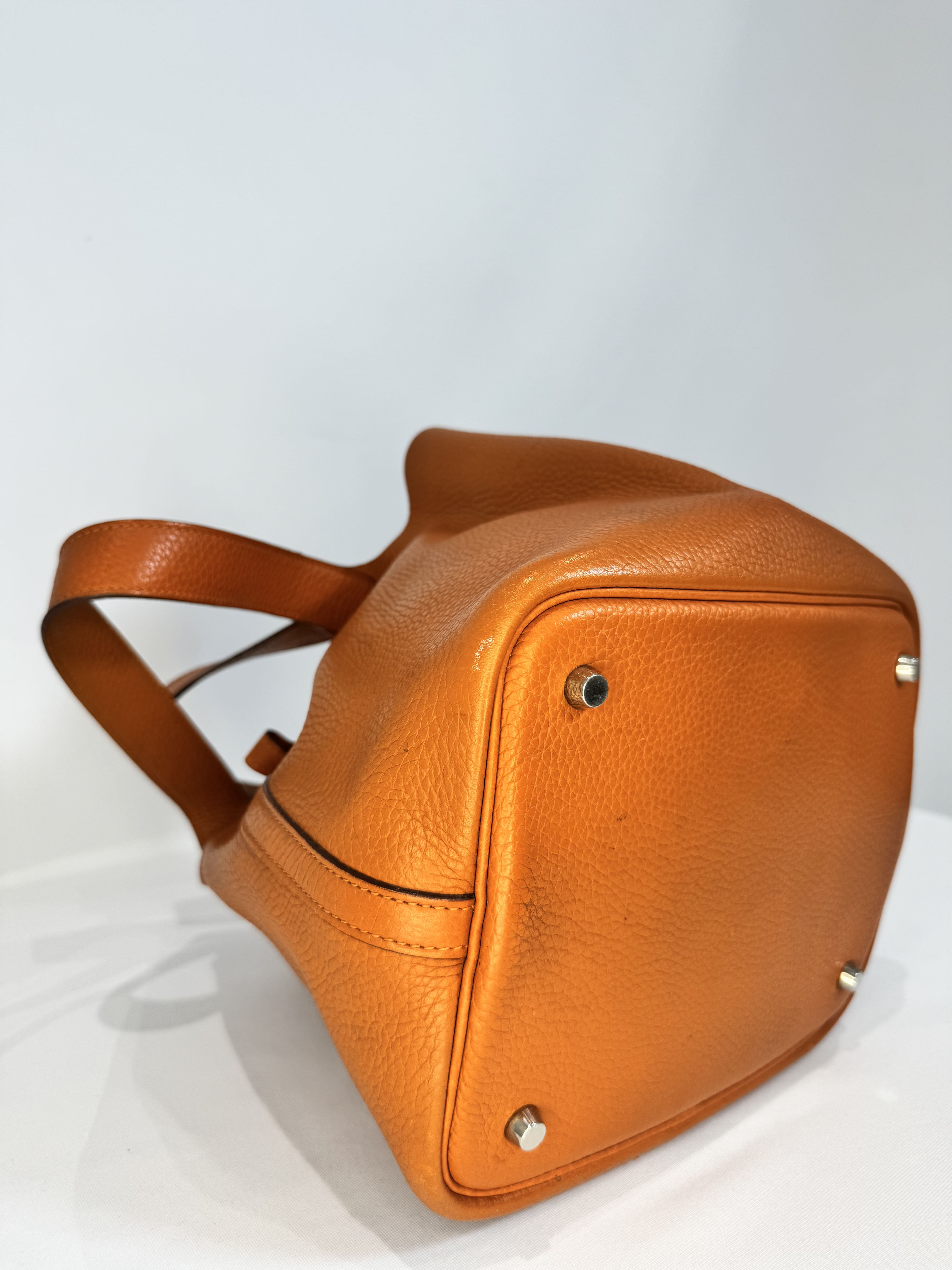 Sac Hermès Picotin 18 – Cuir taurillon Clémence orange