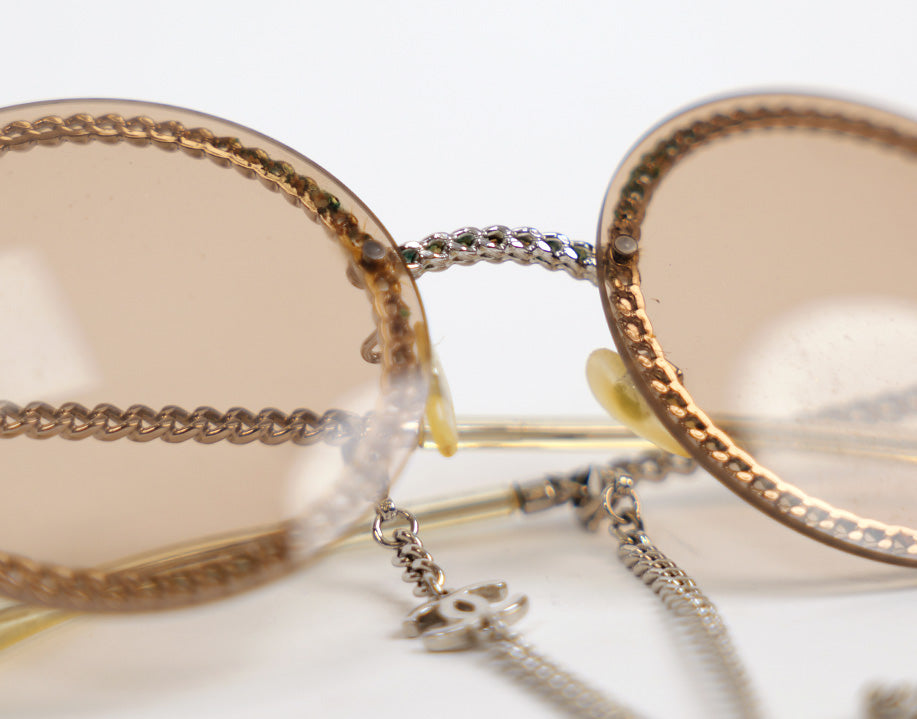 Lunettes Chanel vintage à chaîne