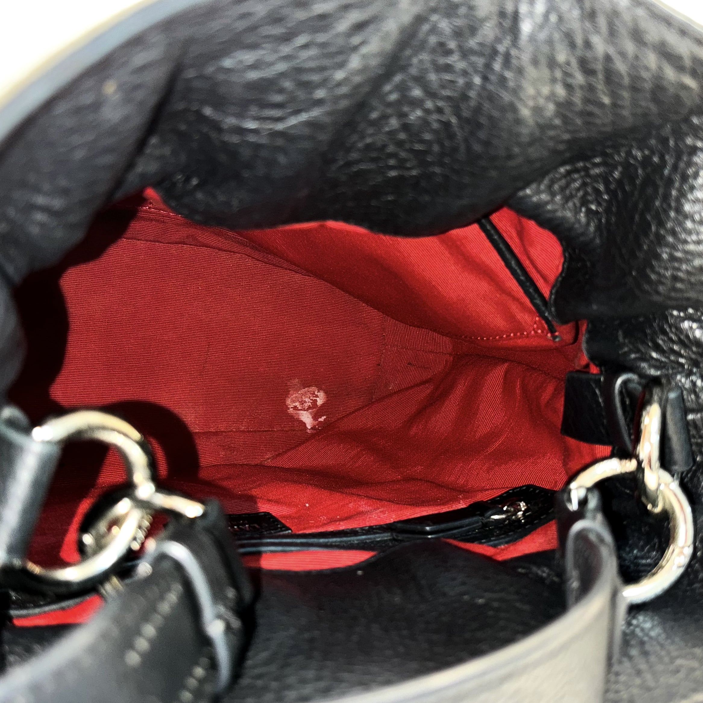 Sac bandoulière Sacha Lancel en cuir noir