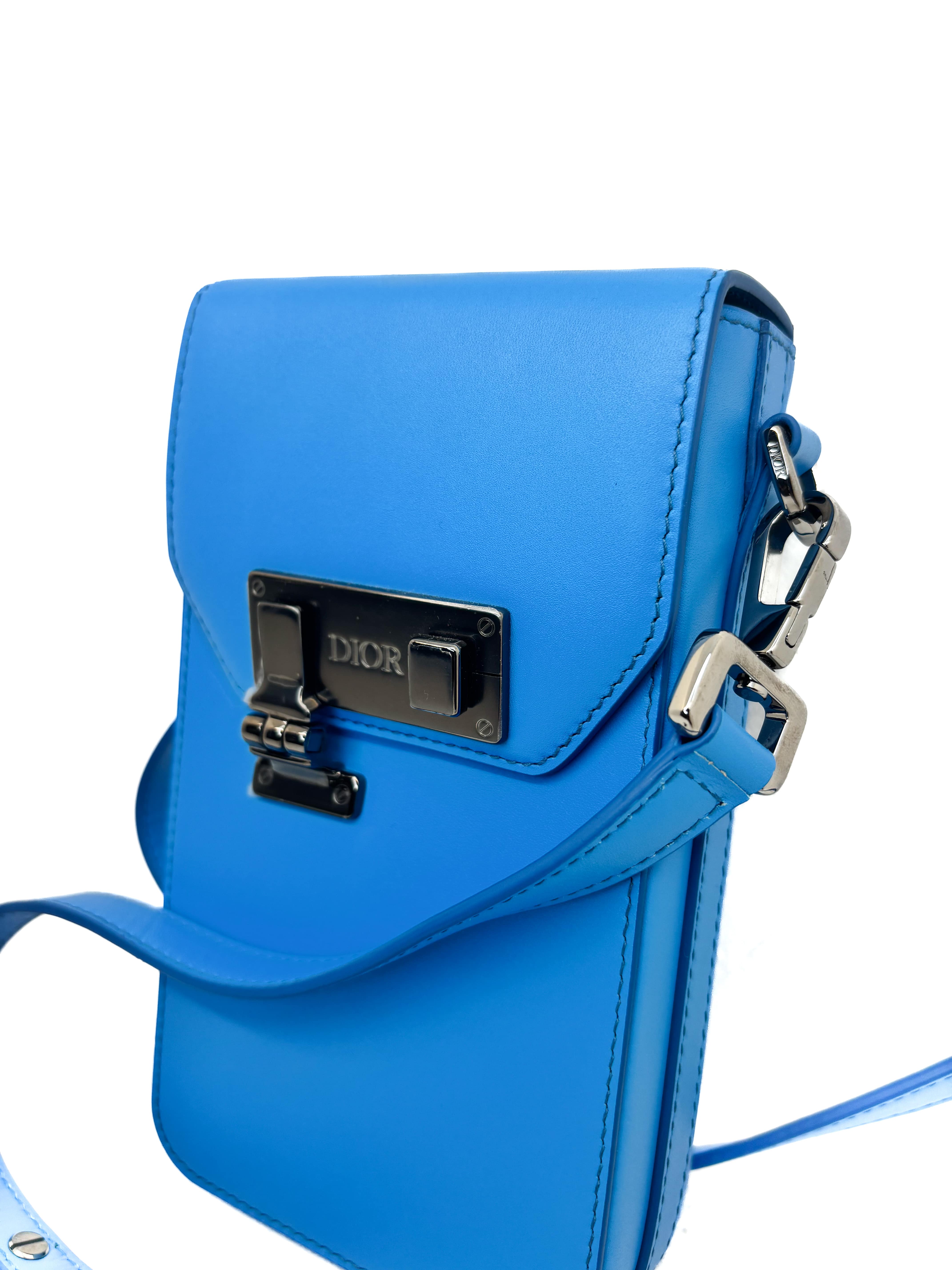 Pochette en cuir C. DIOR
