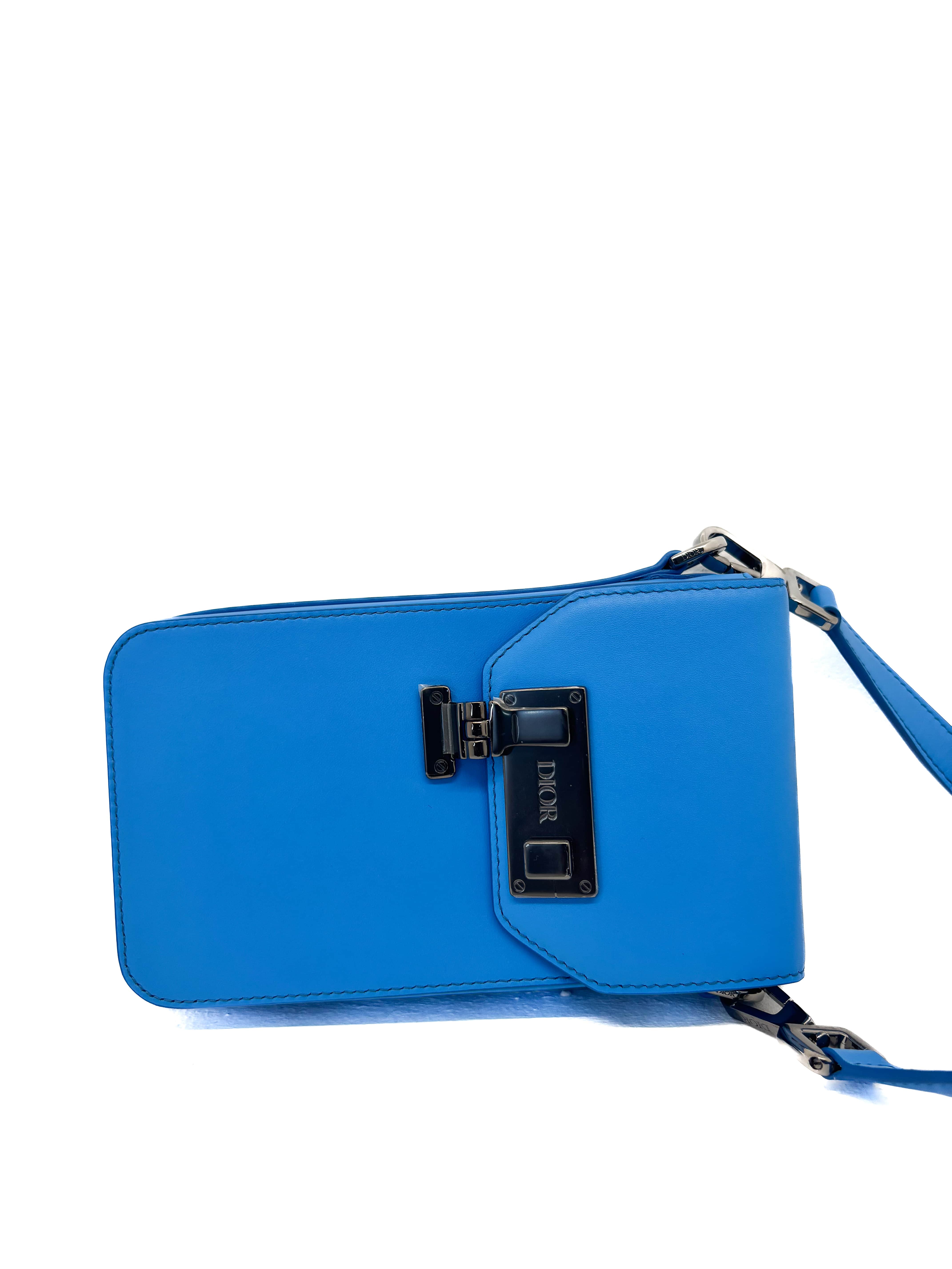 Pochette en cuir C. DIOR