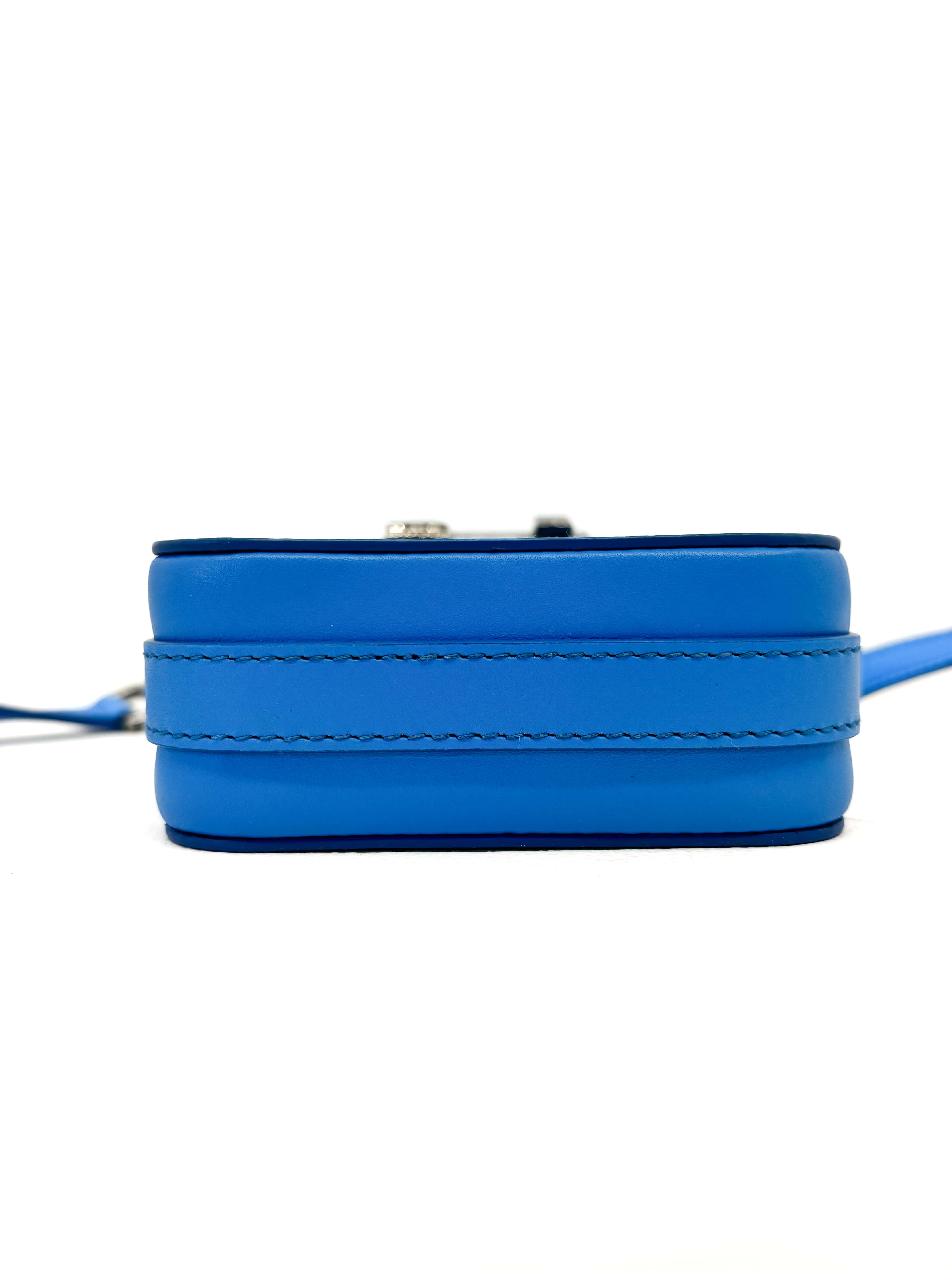 Pochette en cuir C. DIOR