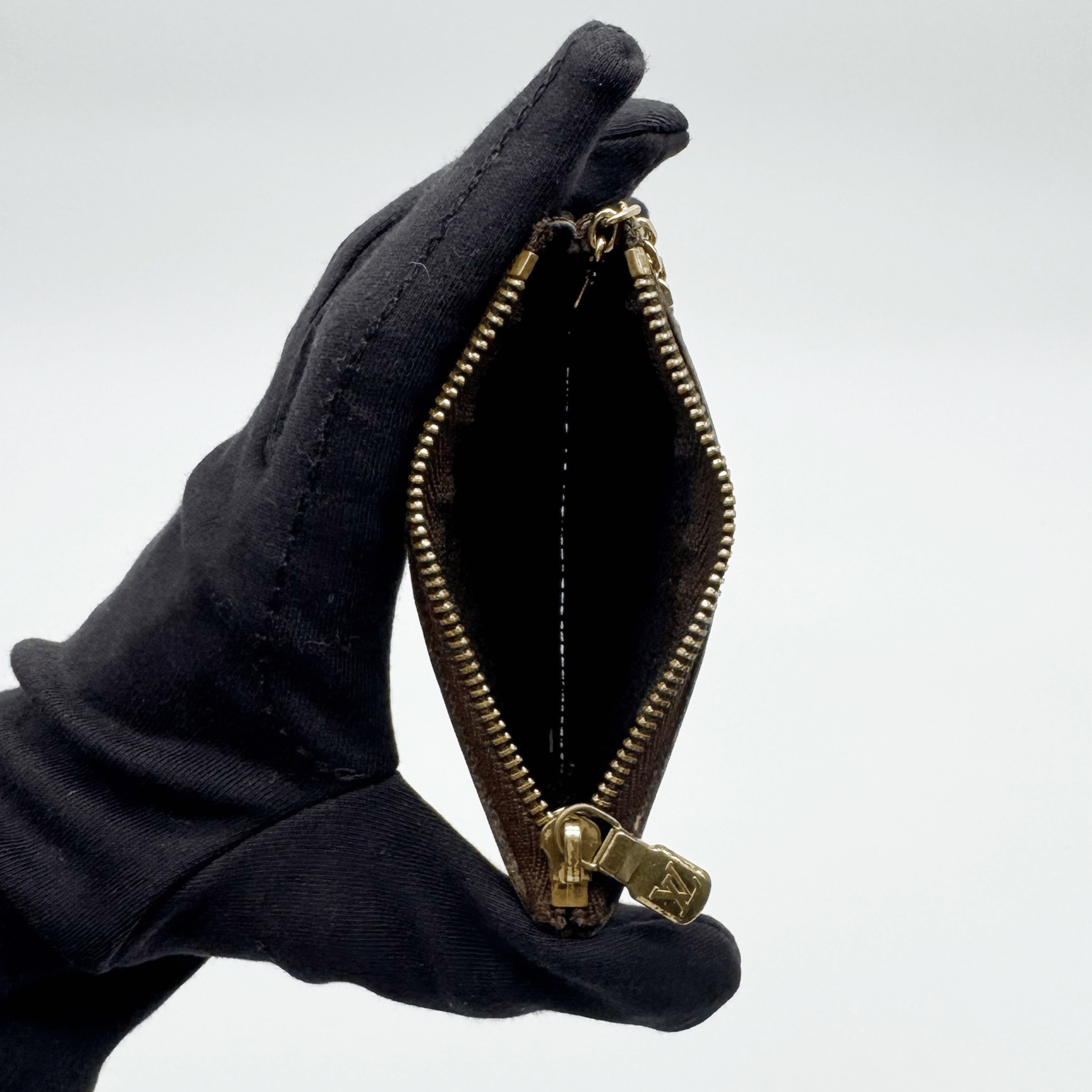 Louis Vuitton Pochette Clés Damier Ébène très bon état authentifiée - La Belle Boutique