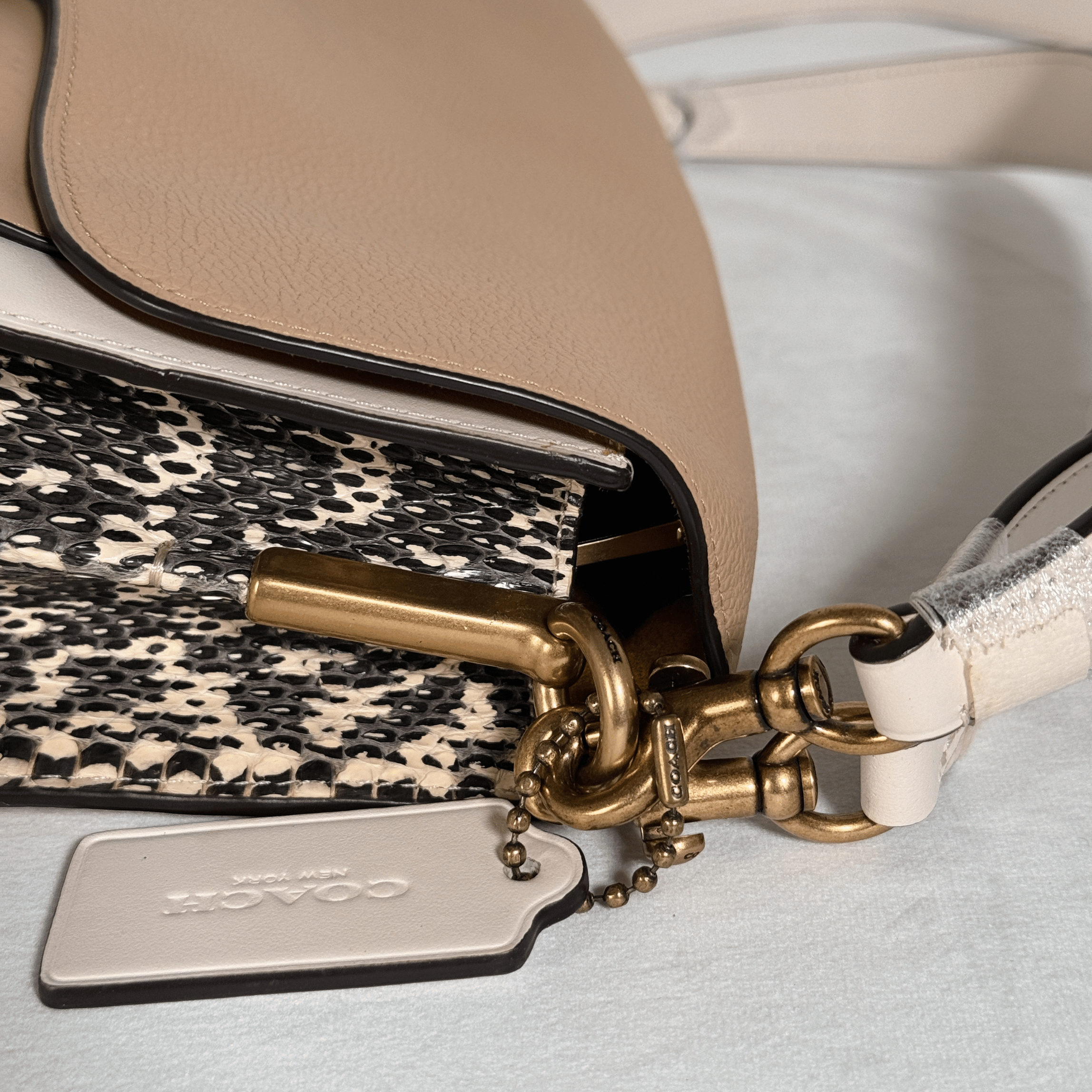 COACH - SAC TABBY - CUIR COLORBLOCK MIX MATIÈRES