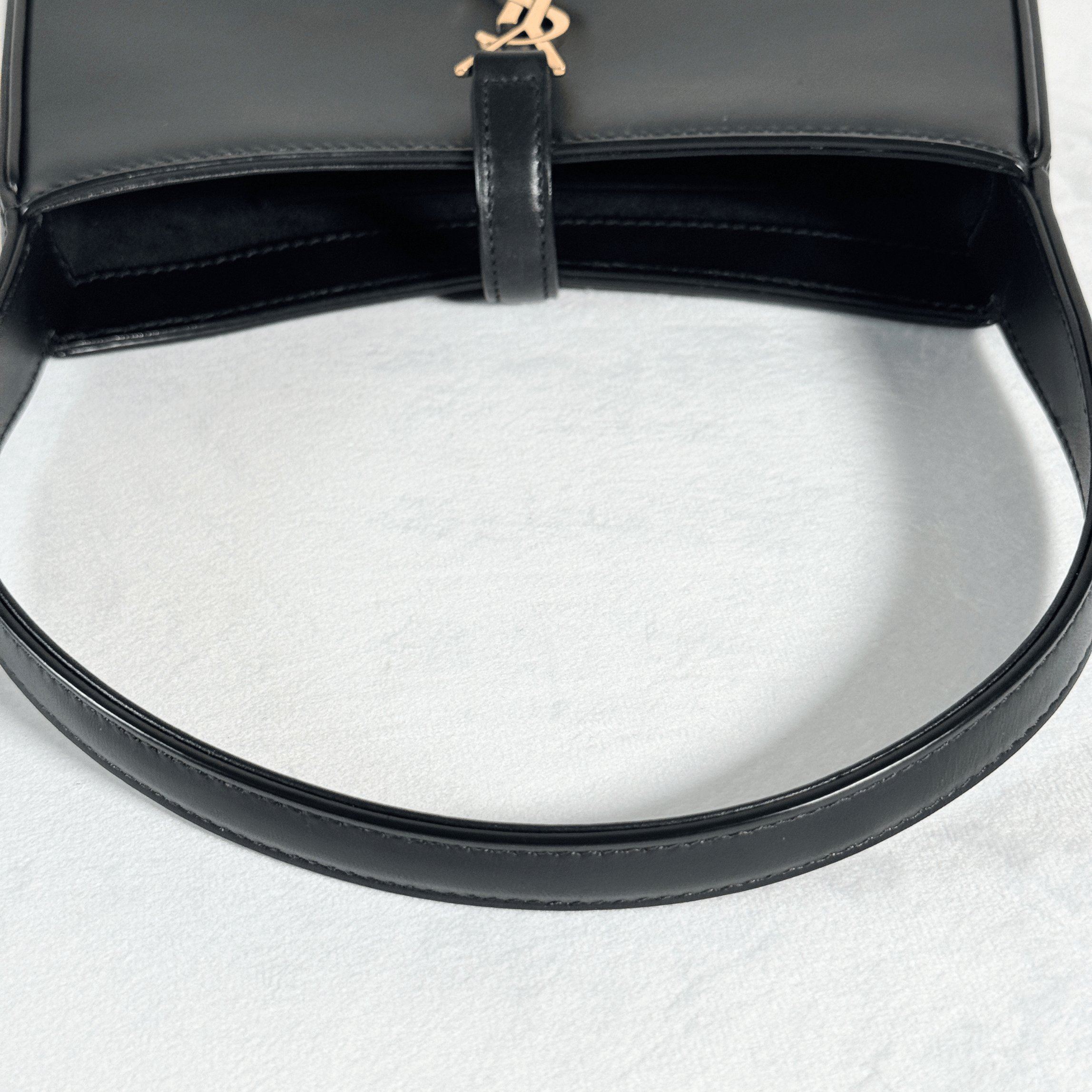 SAC A MAIN SAINT LAURENT LE 5 A 7 MINI - CUIR LISSE NOIR, CASSANDRE DOREE