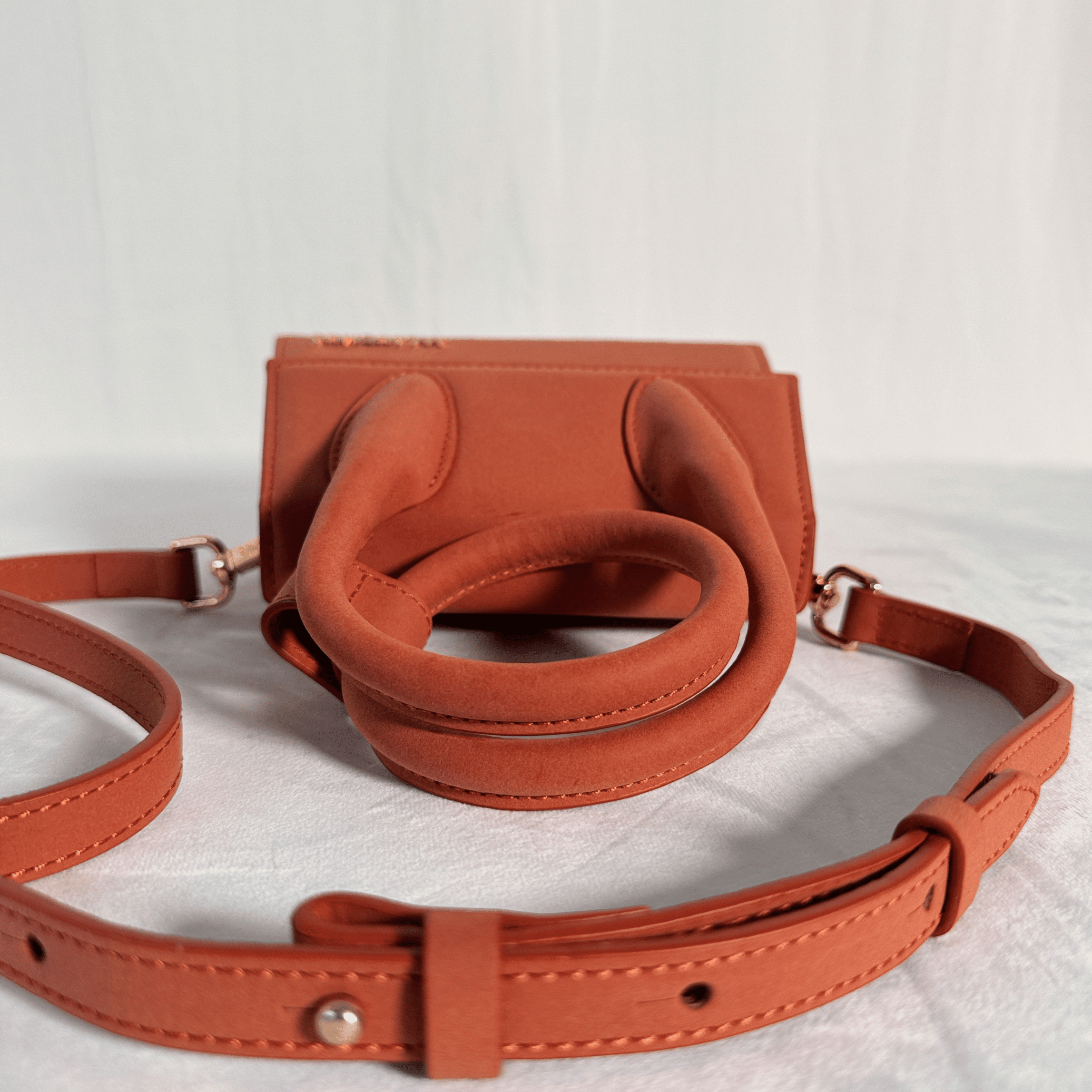 SAC JACQUEMUS LE CHIQUITO NOEUD – CUIR TERRACOTTA - La Belle Boutique