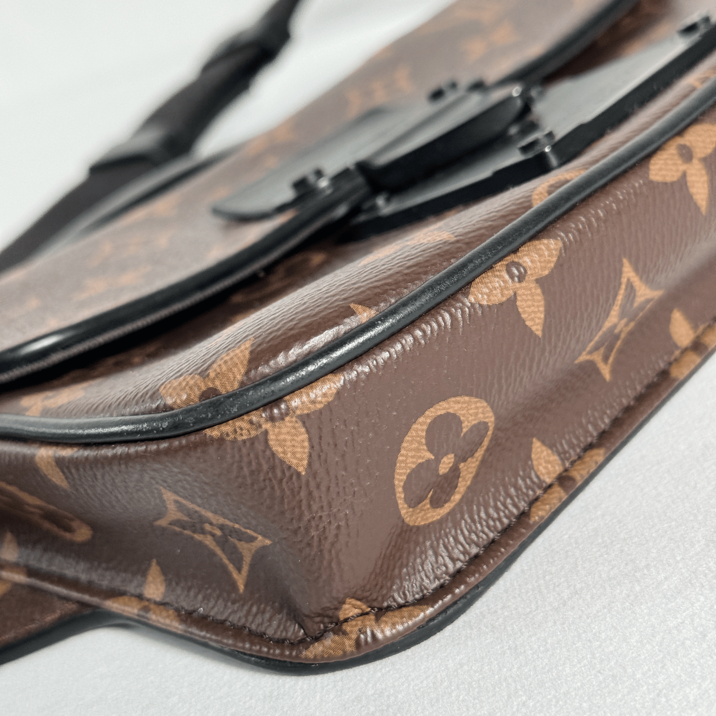 LOUIS VUITTON - S LOCK MESSENGER - TOILE MONOGRAM MACASSAR