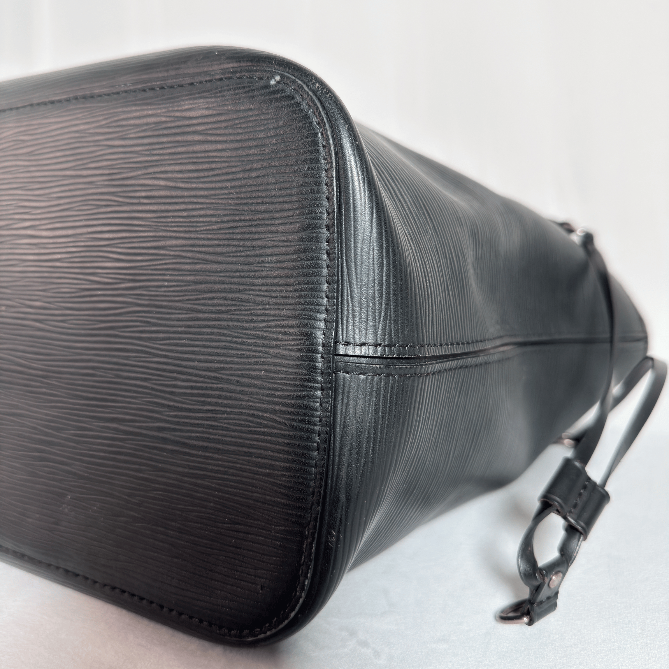 LOUIS VUITTON - NEVERFULL MM - CUIR EPI NOIR