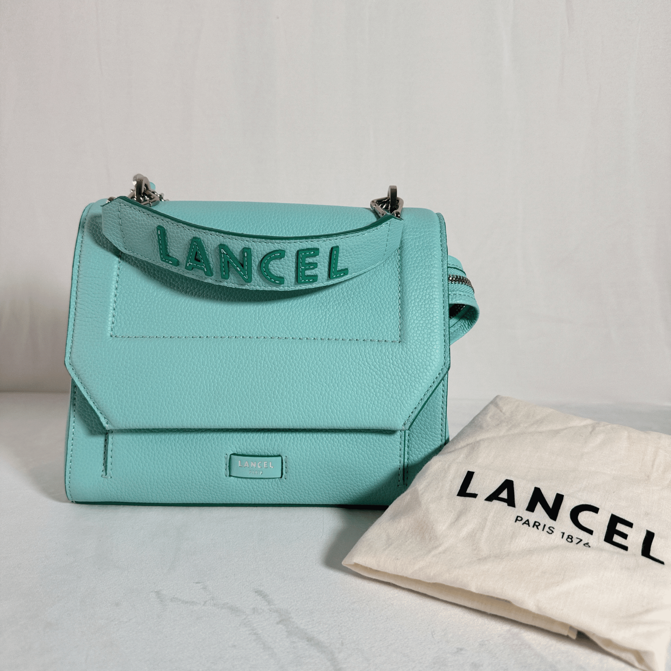 SAC LANCEL NINON M - CUIR GRAINE TURQUOISE - La Belle Boutique