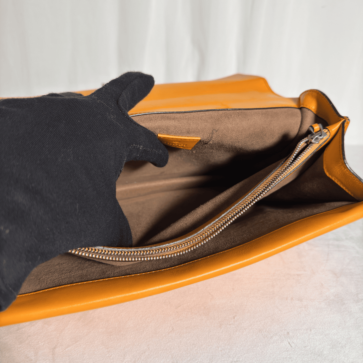 GUCCI - SAC DIONYSUS MEDIUM - TOILE GG SUPREME - ARABESQUES CUIR OCRE - ÉDITION LIMITÉE - La Belle Boutique