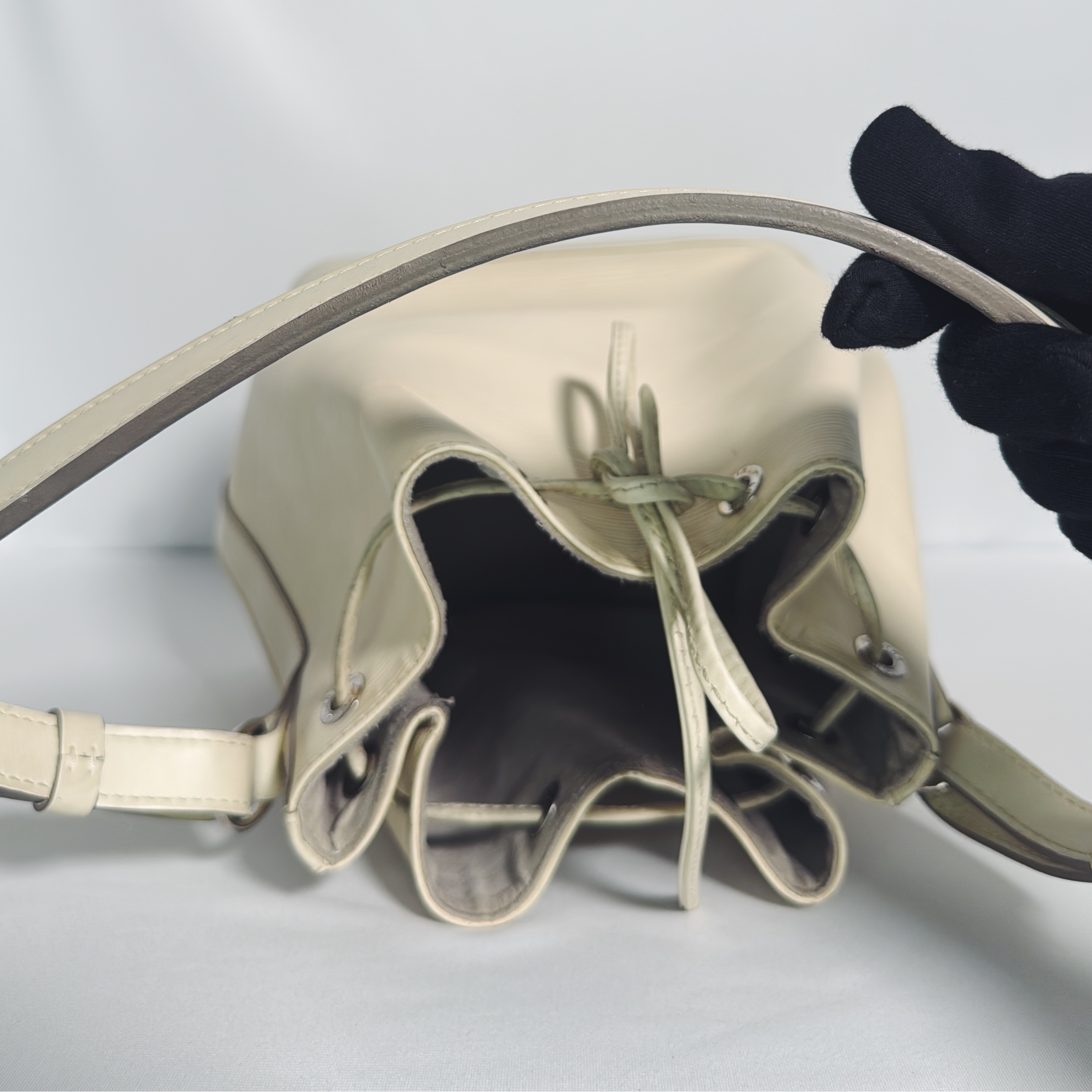 Louis Vuitton Noé GM en cuir Épi beige vanille vintage