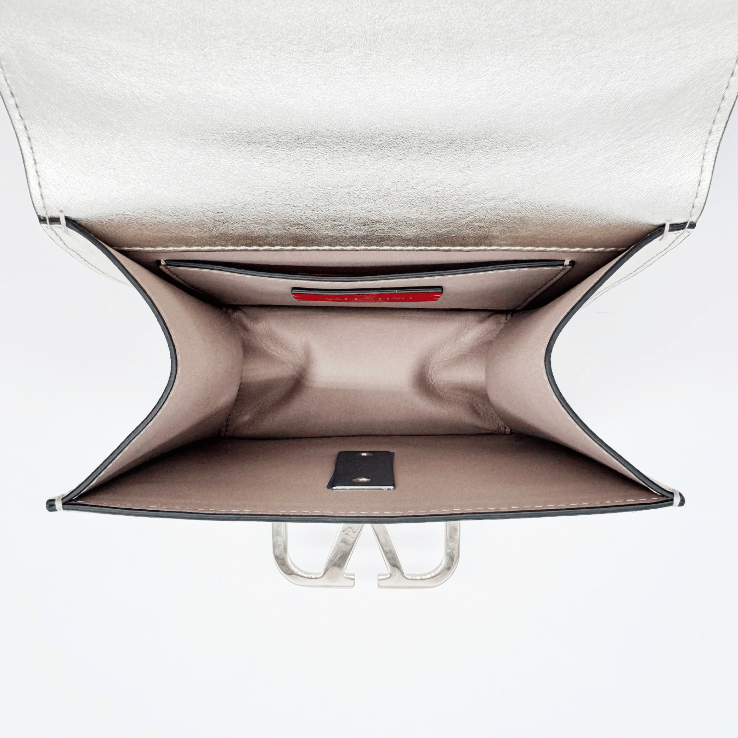 SAC VALENTINO GARAVANI VSLING SMALL EN CUIR GRAINÉ MÉTALLISÉ ARGENTÉ