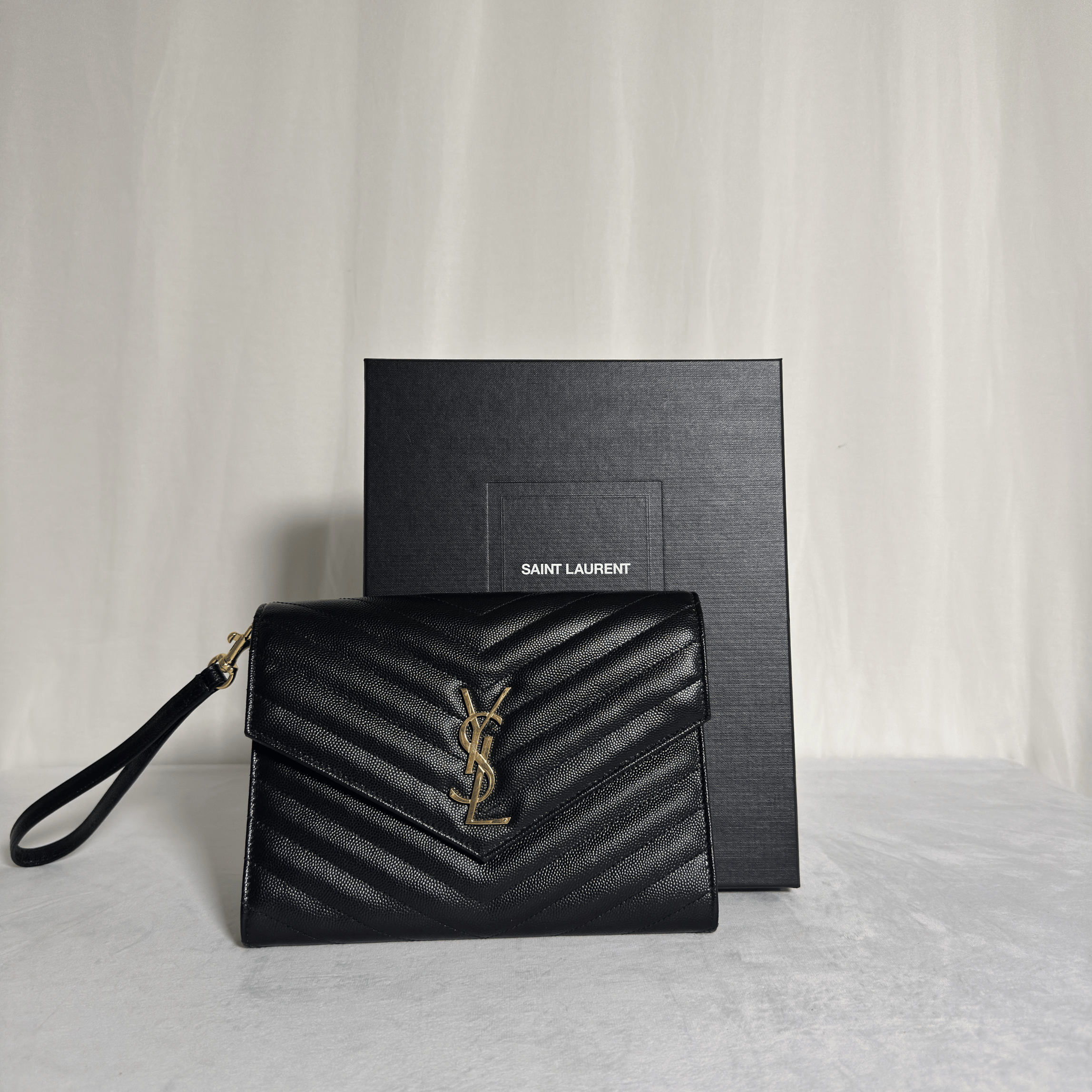 SAINT LAURENT - POCHETTE CASSANDRE MATELASSÉ - CUIR GRAIN DE POUDRE NOIR