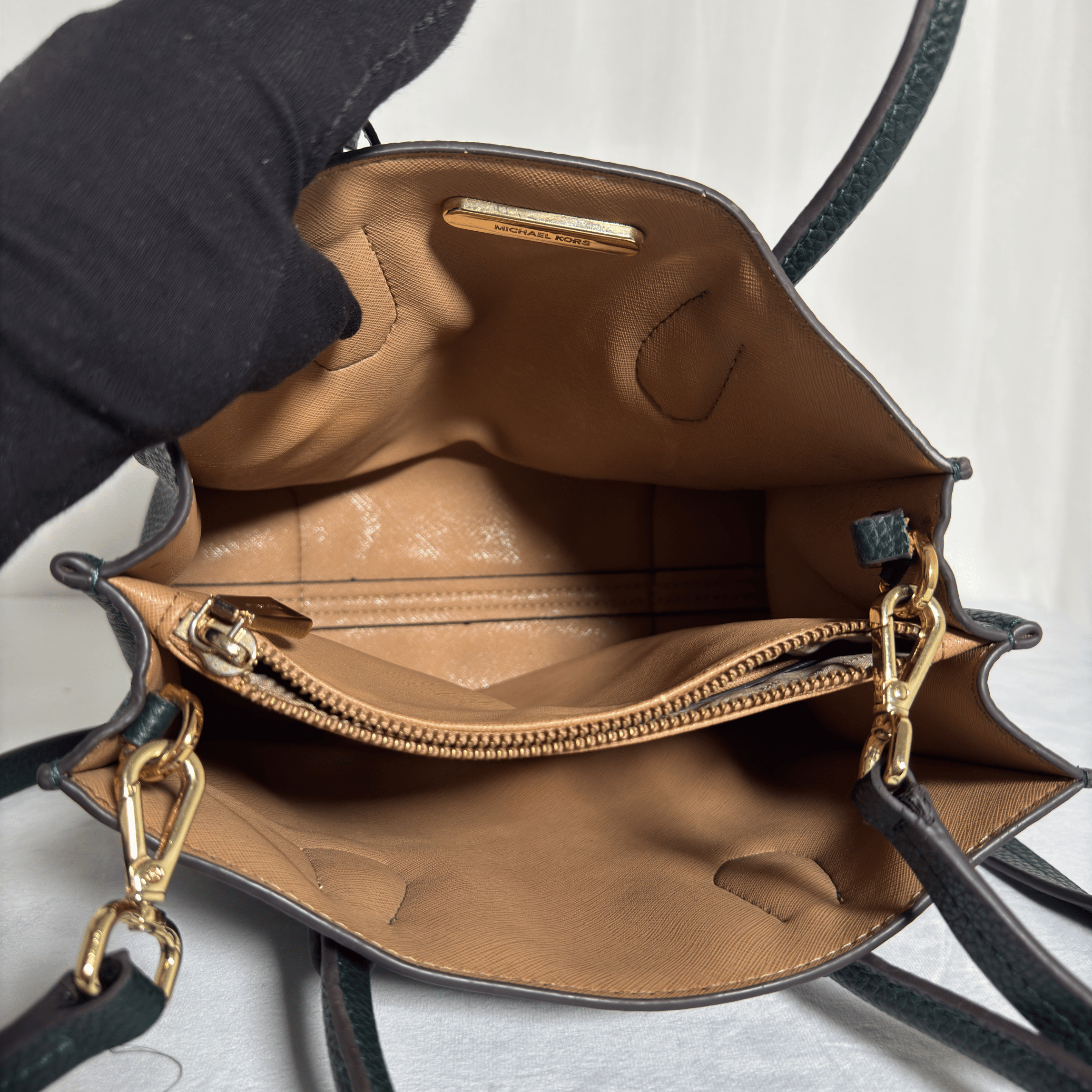 MICHAEL KORS -SAC MERCER - CUIR GRAINÉ VERT SAPIN
