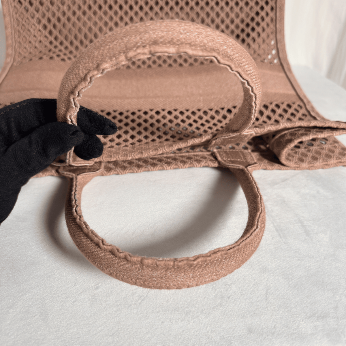 DIOR - BOOK TOTE LARGE - BRODERIE RÉSILLE BLUSH