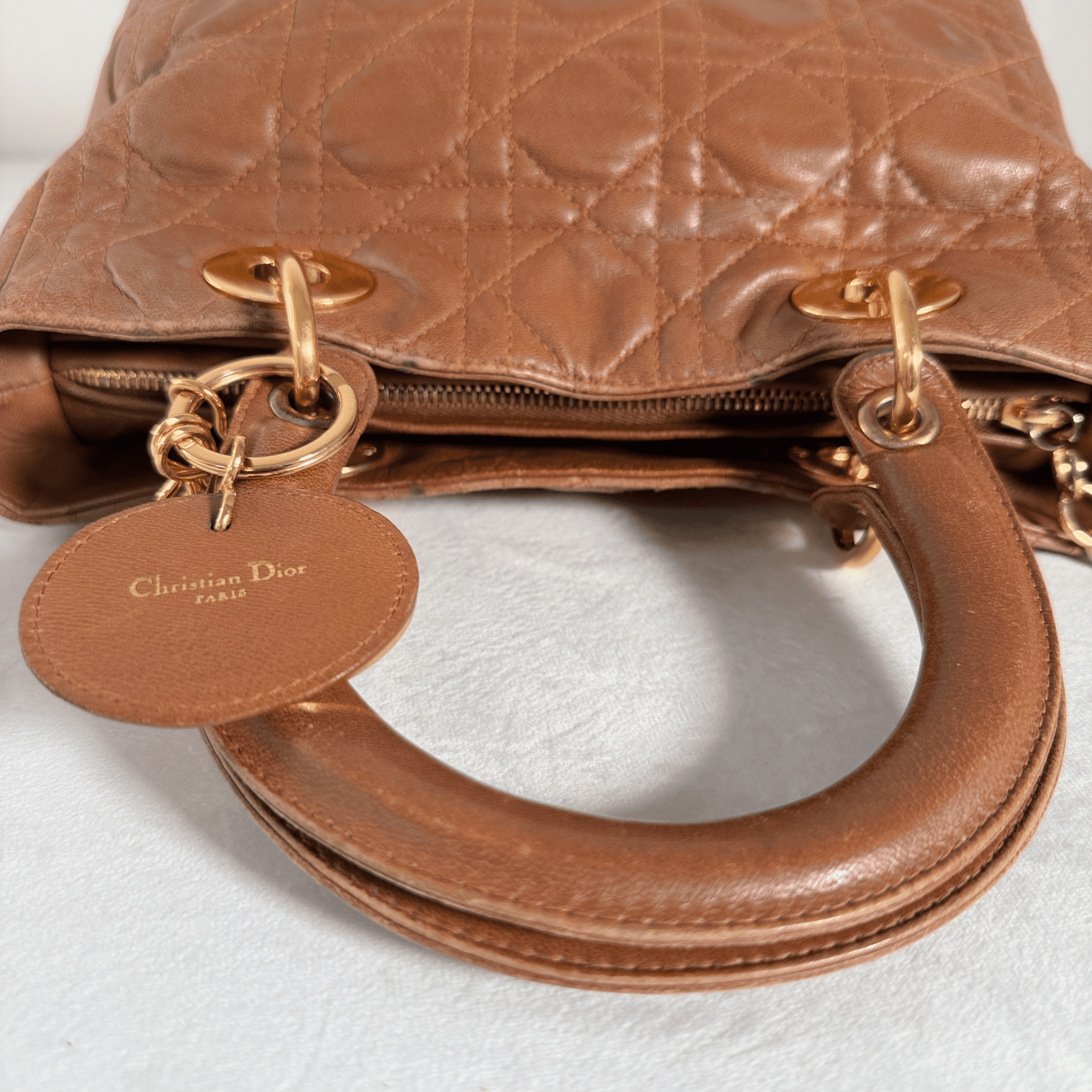 SAC CHRISTIAN DIOR LADY DIOR - CUIR AGNEAU CANNAGE CAMEL - La Belle Boutique