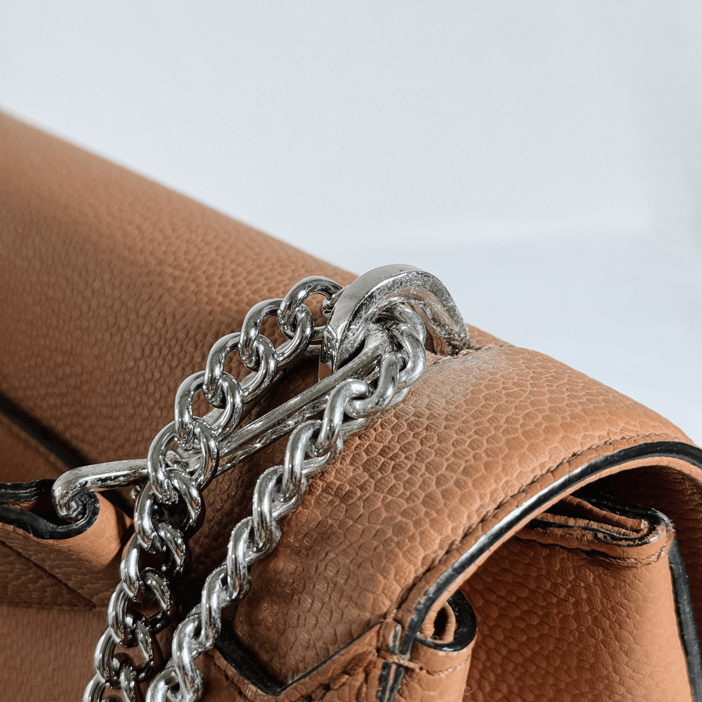 SAC LANCEL NINON - TAILLE M - CUIR GRAINE CAMEL - La Belle Boutique