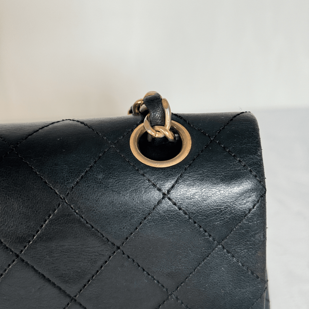 CHANEL - CLASSIQUE TIMELESS SMALL 23 - CUIR AGNEAU NOIR - QUINCAILLERIE DORÉE