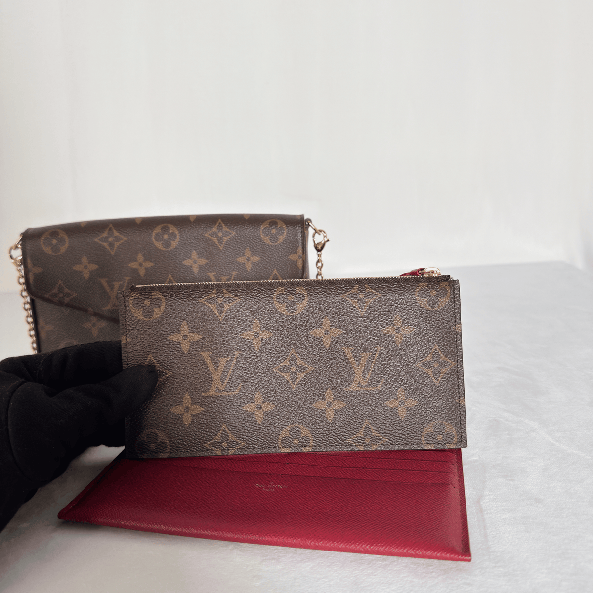LOUIS VUITTON - POCHETTE FÉLICIE - TOILE MONOGRAM - DOUBLURE FUCHSIA