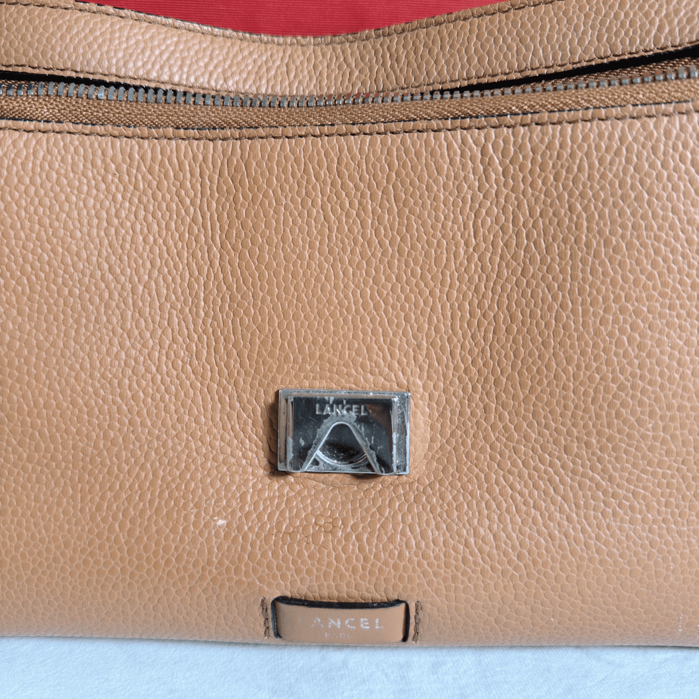 SAC LANCEL NINON - TAILLE M - CUIR GRAINE CAMEL - La Belle Boutique
