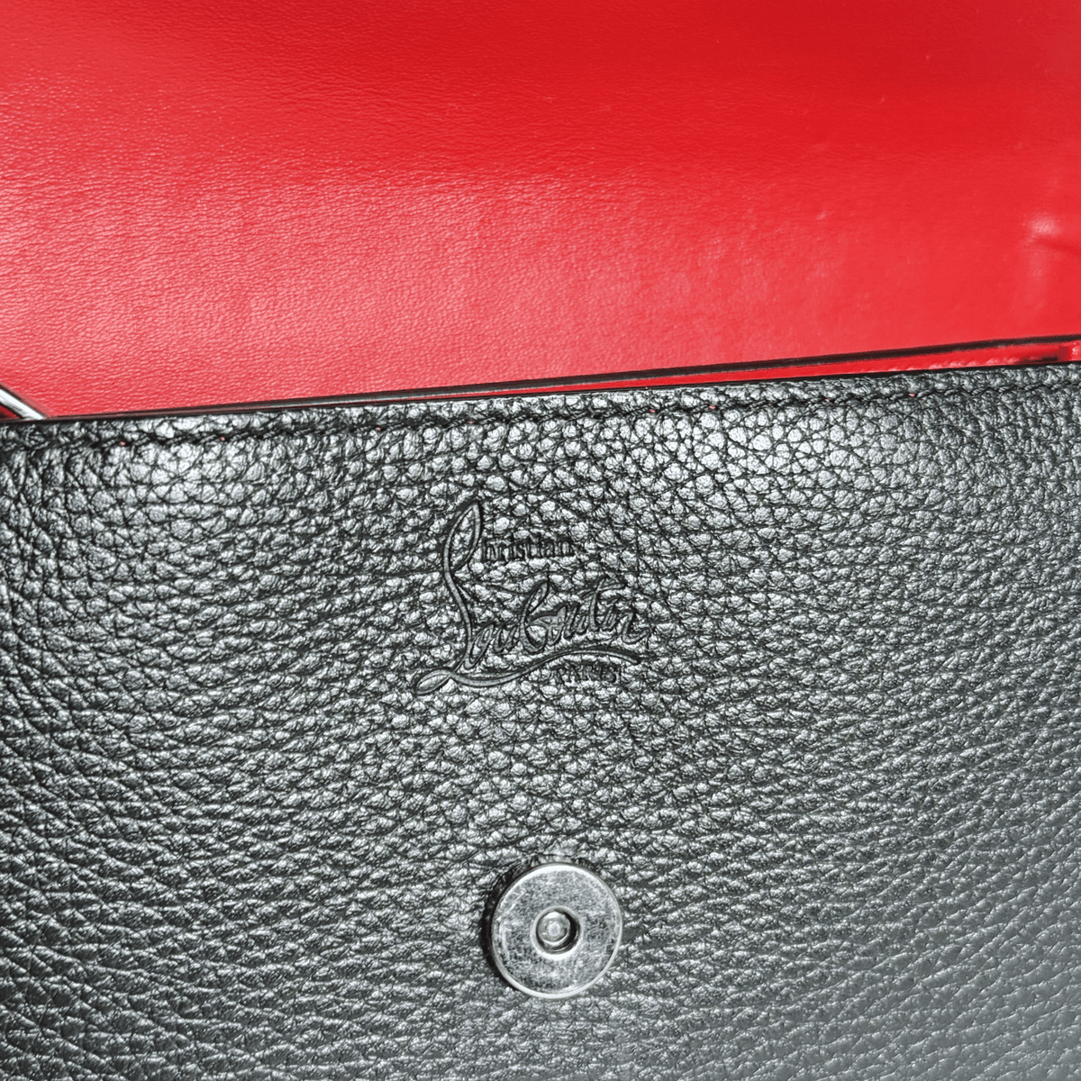 CHRISTIAN LOUBOUTIN - WALLET ON CHAIN EXPLORAFUNK - CUIR GRAINÉ NOIR ET SPIKES