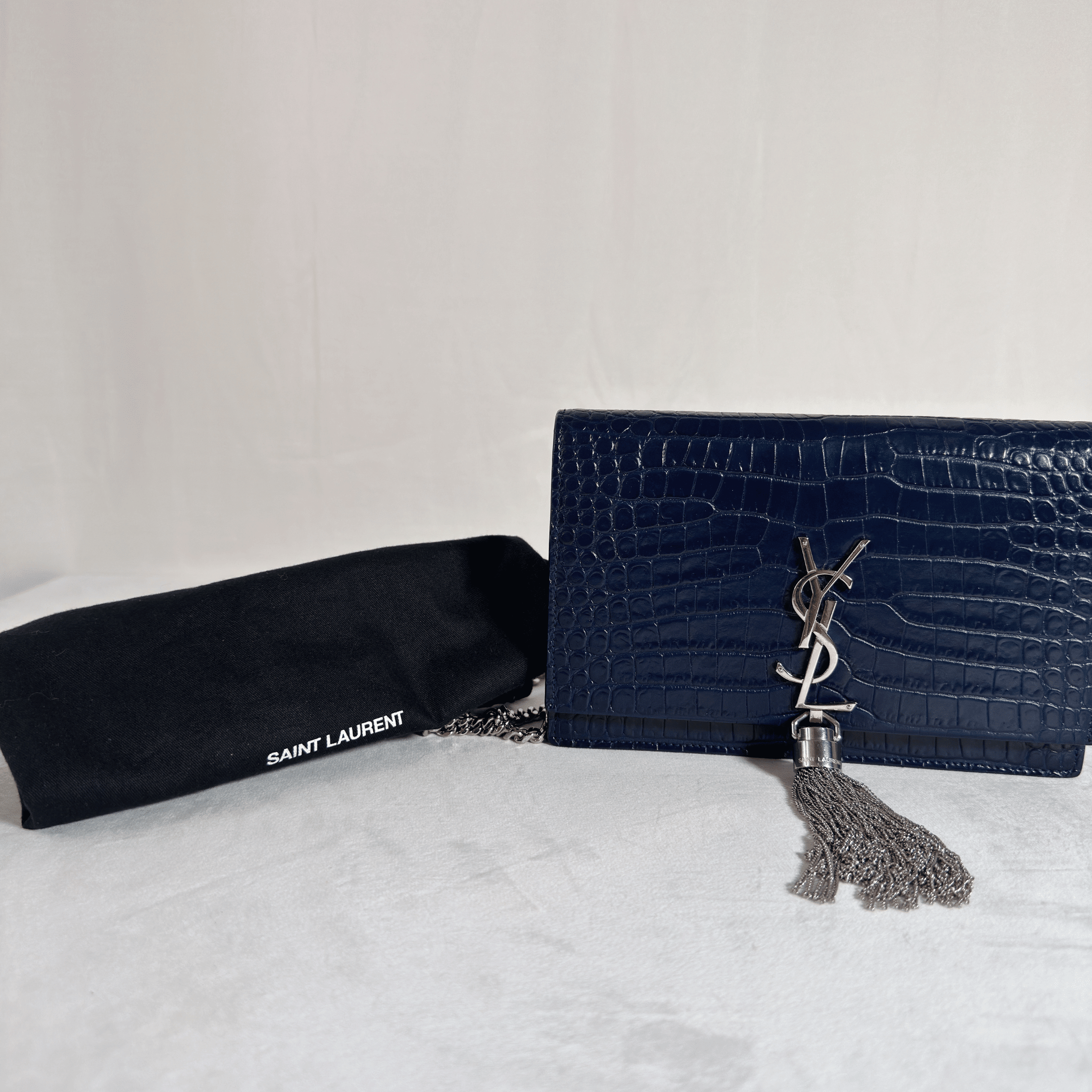 SAC SAINT LAURENT KATE TASSEL - CUIR EMBOSSE CROCDILE BLEU NUIT - La Belle Boutique
