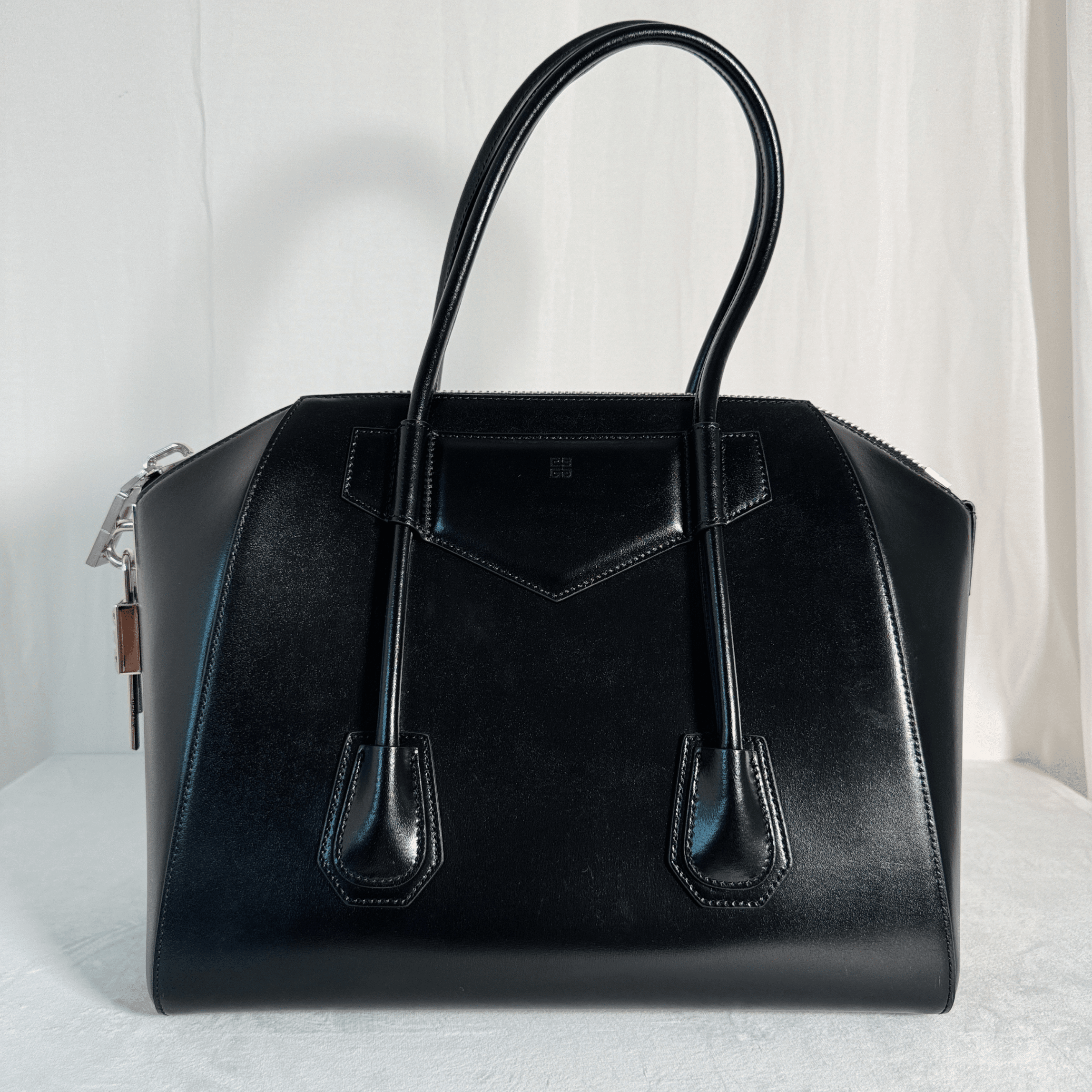 SAC GIVENCHY ANTIGONA SHOPPER LARGE - CUIR BOX NOIR - La Belle Boutique