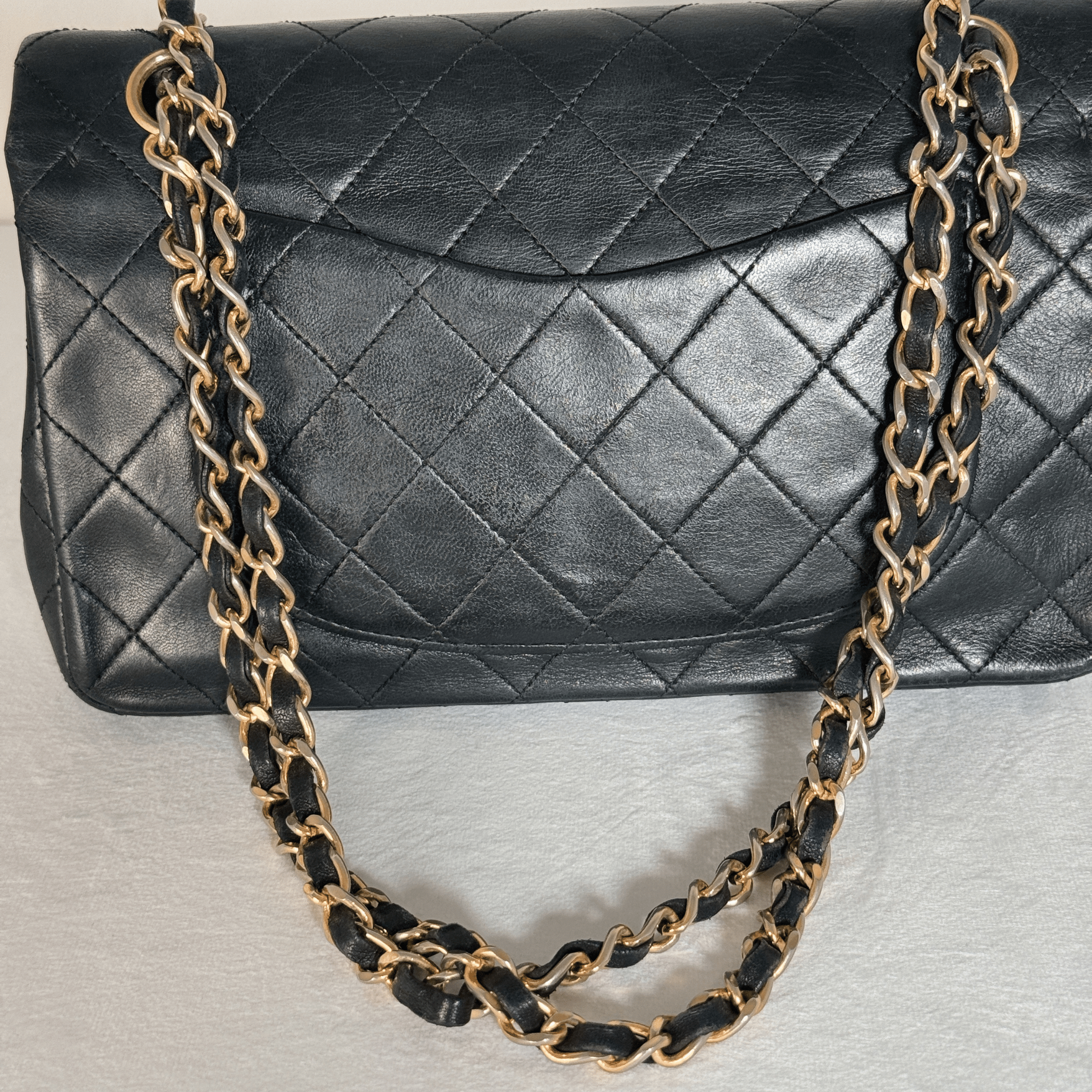 CHANEL - CLASSIQUE TIMELESS SMALL 23 - CUIR AGNEAU NOIR - QUINCAILLERIE DORÉE