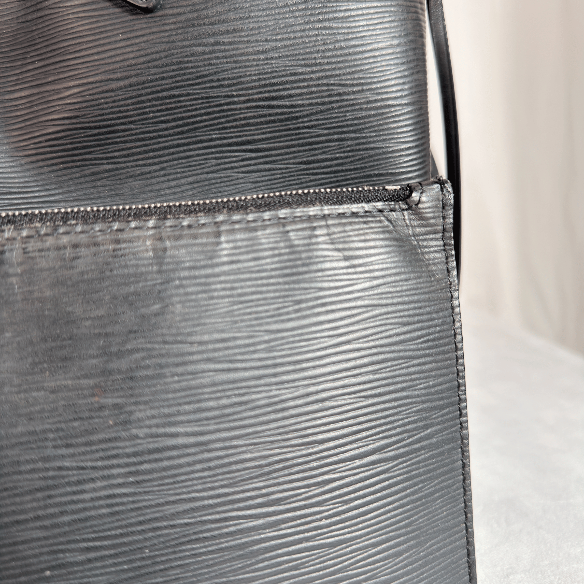 LOUIS VUITTON - NEVERFULL MM - CUIR EPI NOIR