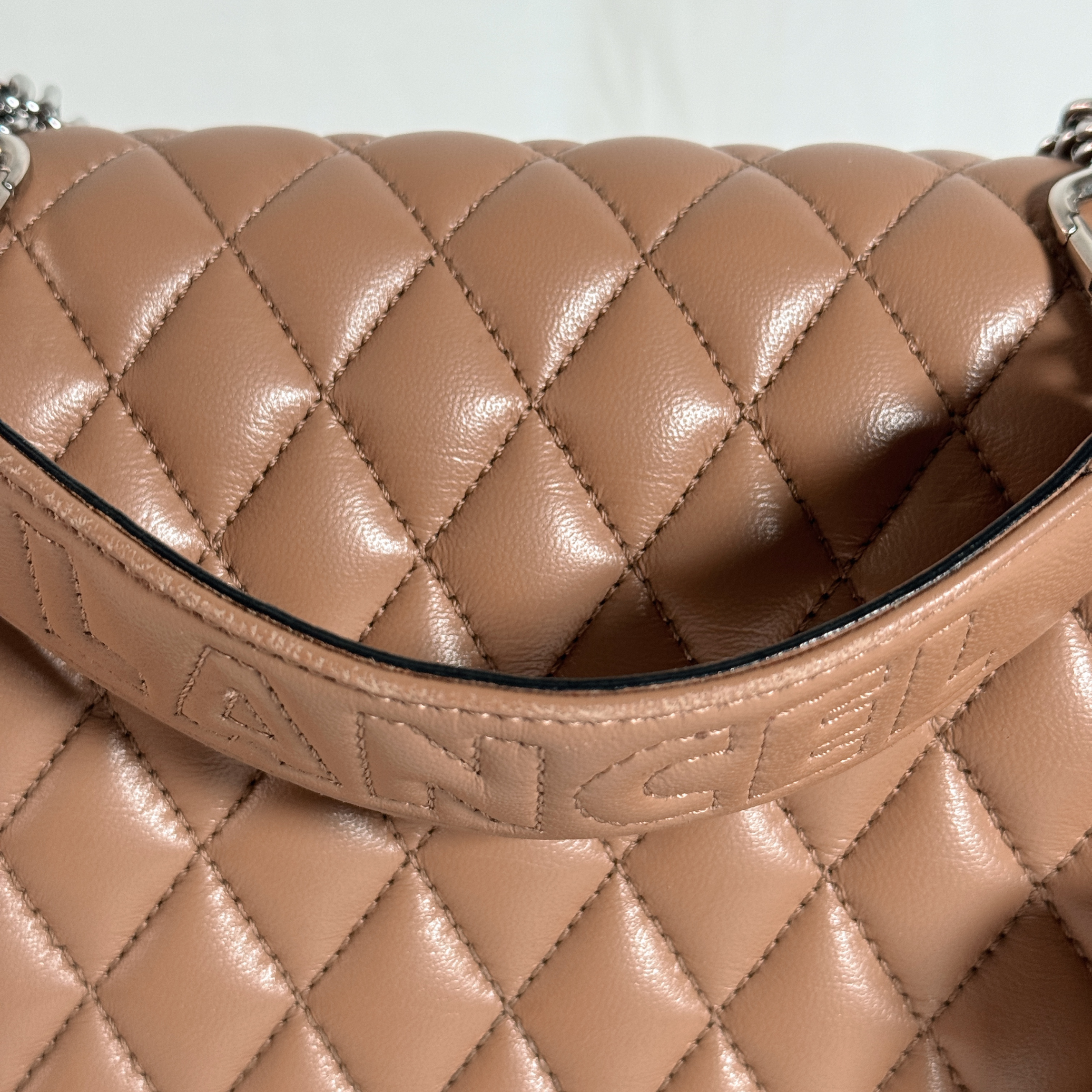 SAC BANDOULIERE LANCEL NINON S - FLAP BAG MATELASSE CAMEL