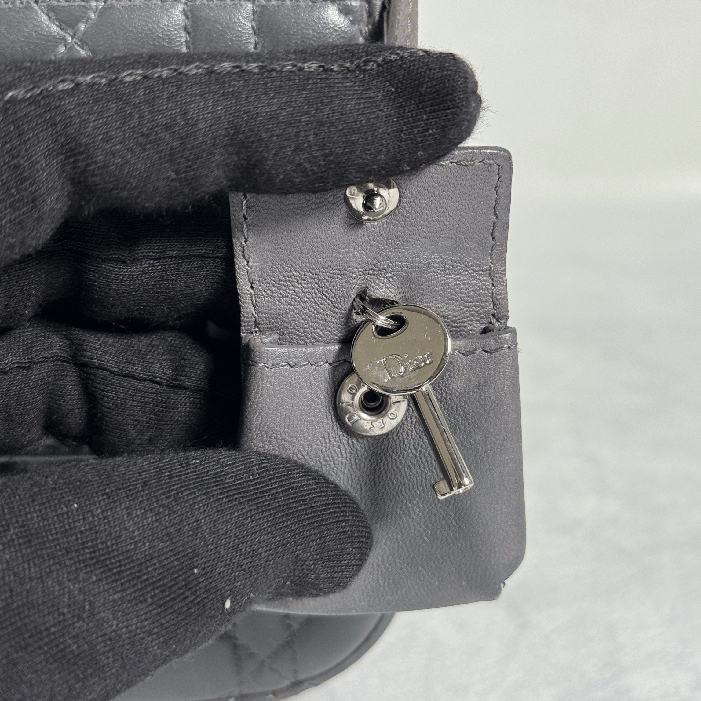 SAC PORTE EPAULE DIOR MISS PROMENADE - CUIR D'AGNEAU CANNAGE GRIS