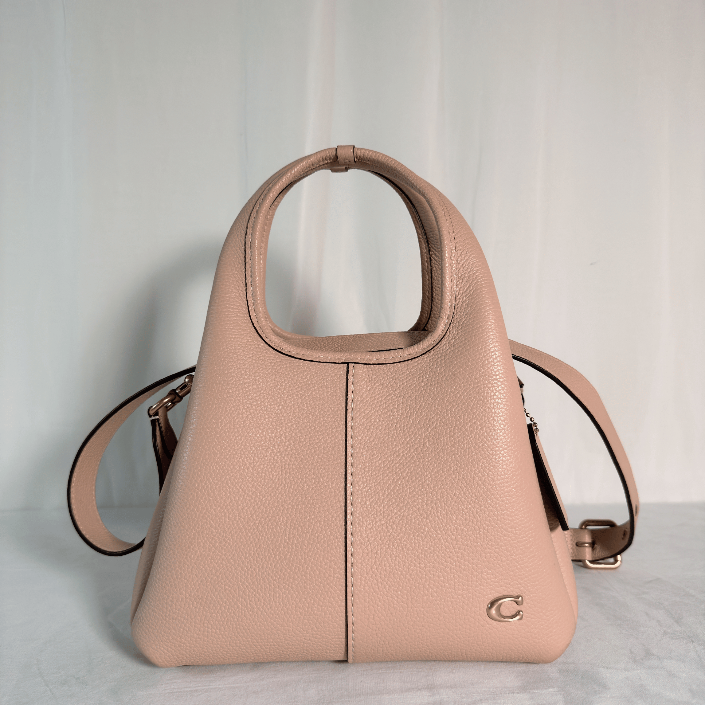 COACH - SAC LANA 19 - CUIR GRAINE ROSE POUDRE
