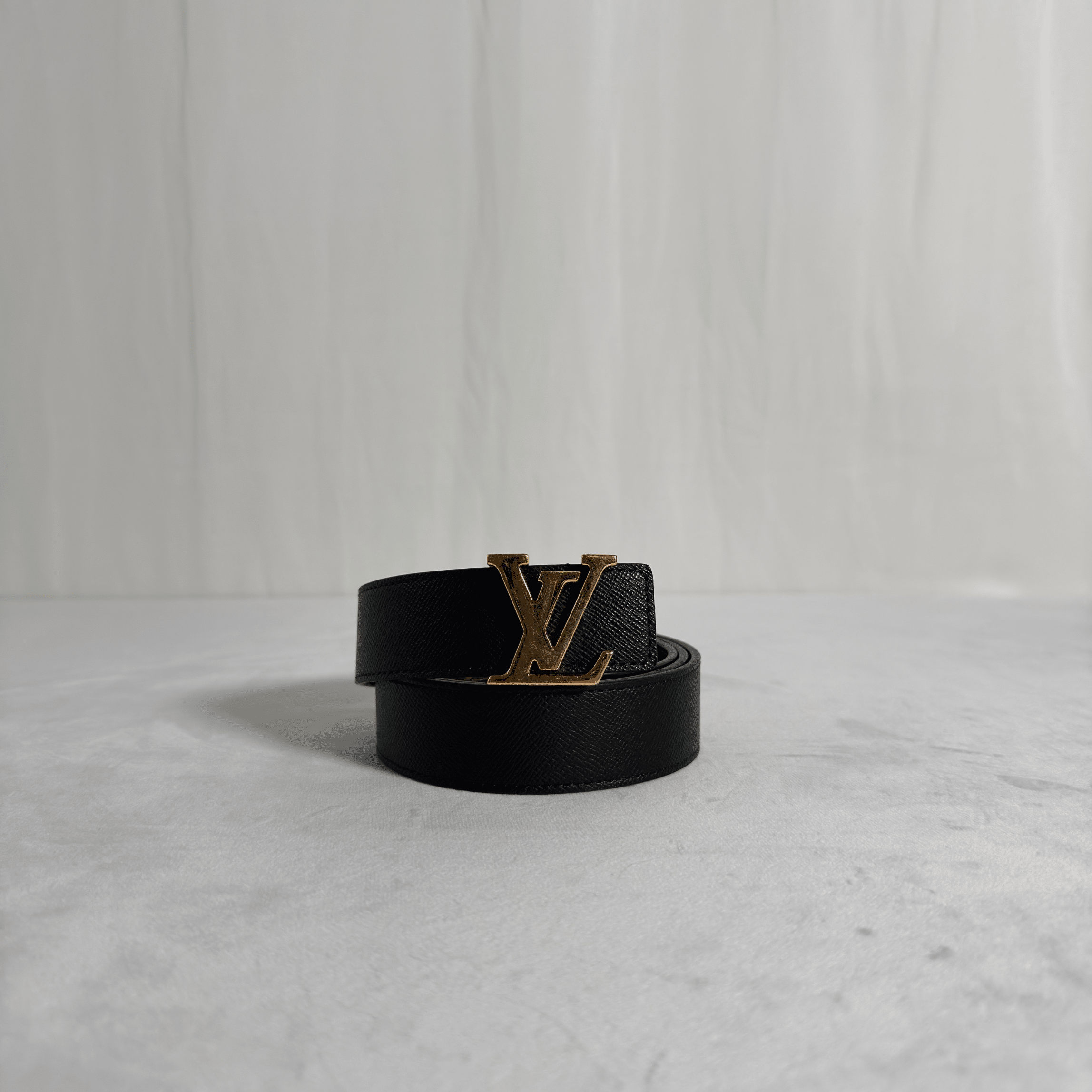 CEINTURE LOUIS VUITTON LV INITIALES REVERSIBLE 40 MM NOIR/MONOGRAM - La Belle Boutique