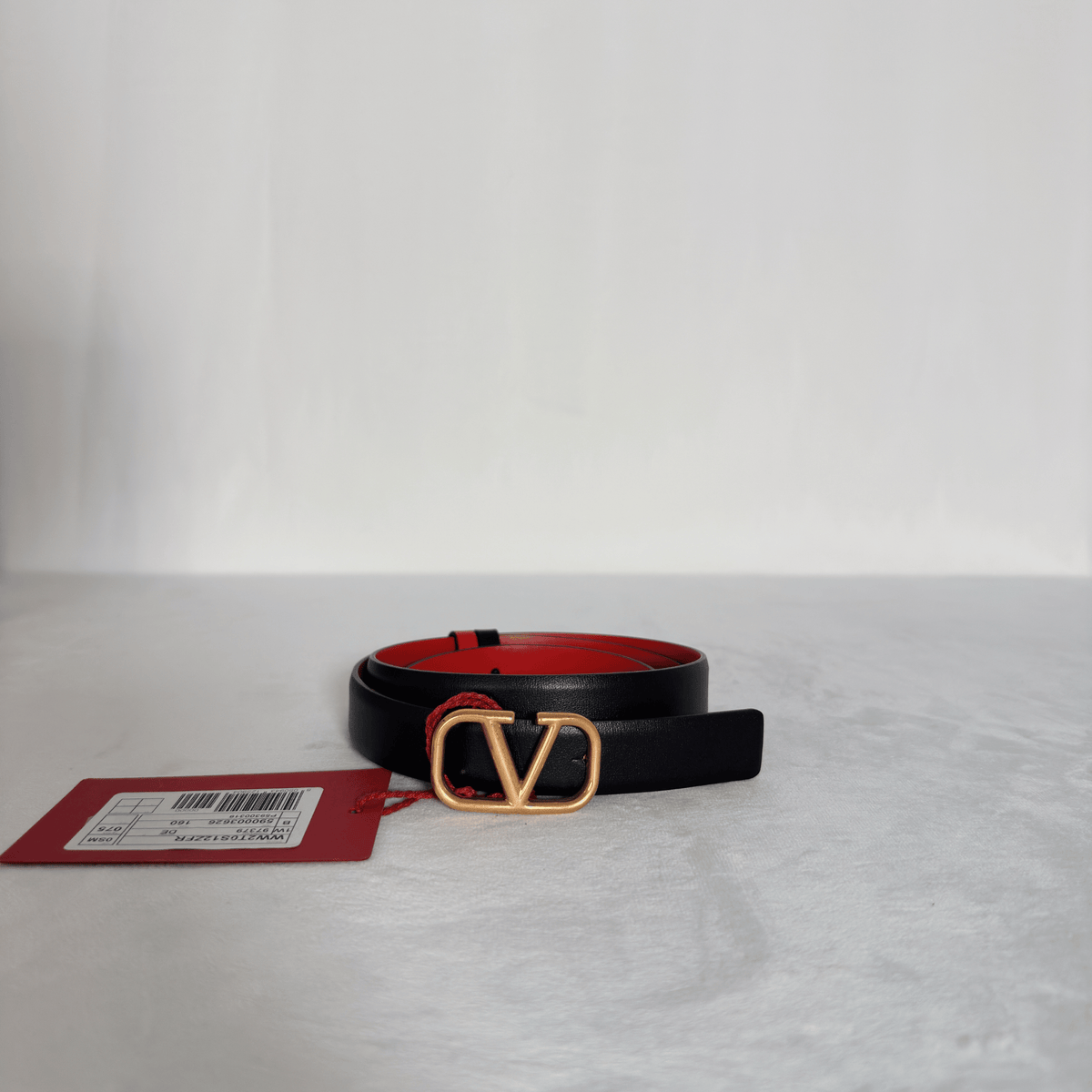 VALENTINO GARAVANI - CEINTURE VLOGO SIGNATURE REVERSIBLE - CUIR NOIR ET ROUGE - TAILLE 75