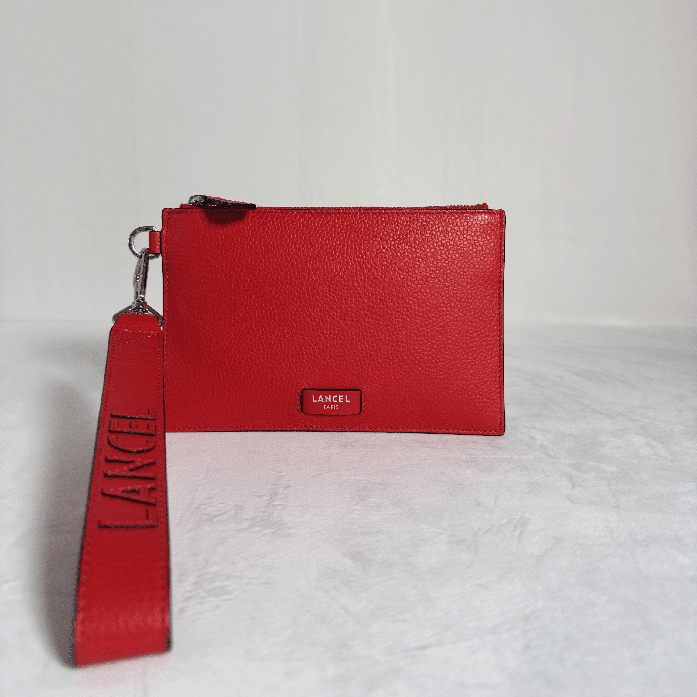 POCHETTE ZIPPEE S AVEC DRAGONNE LANCEL - La Belle Boutique
