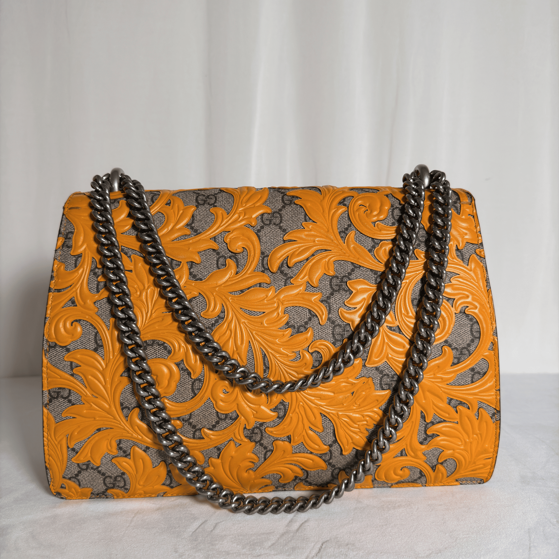 GUCCI - SAC DIONYSUS MEDIUM - TOILE GG SUPREME - ARABESQUES CUIR OCRE - ÉDITION LIMITÉE - La Belle Boutique