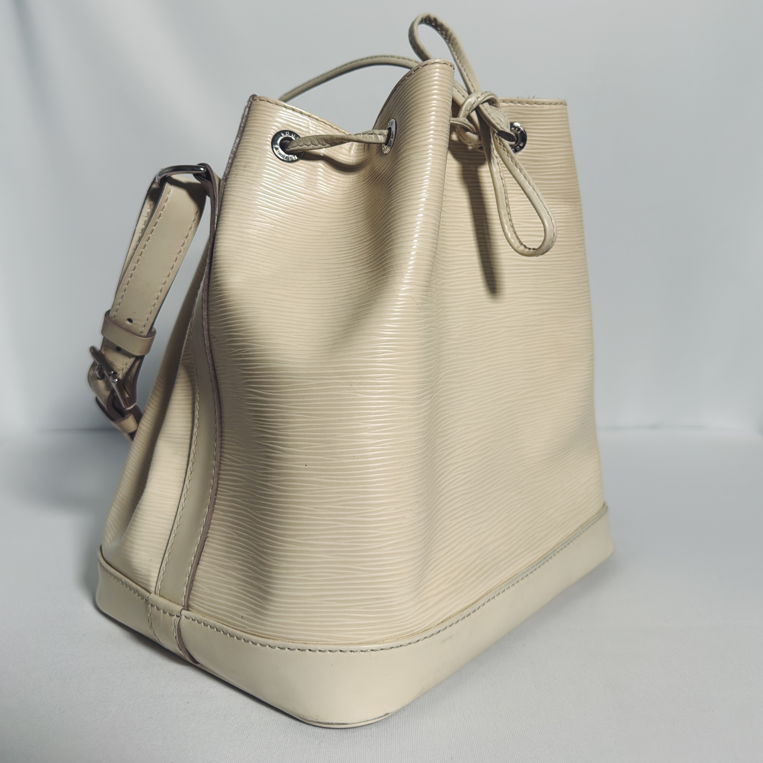 Louis Vuitton Noé GM en cuir Épi beige vanille vintage