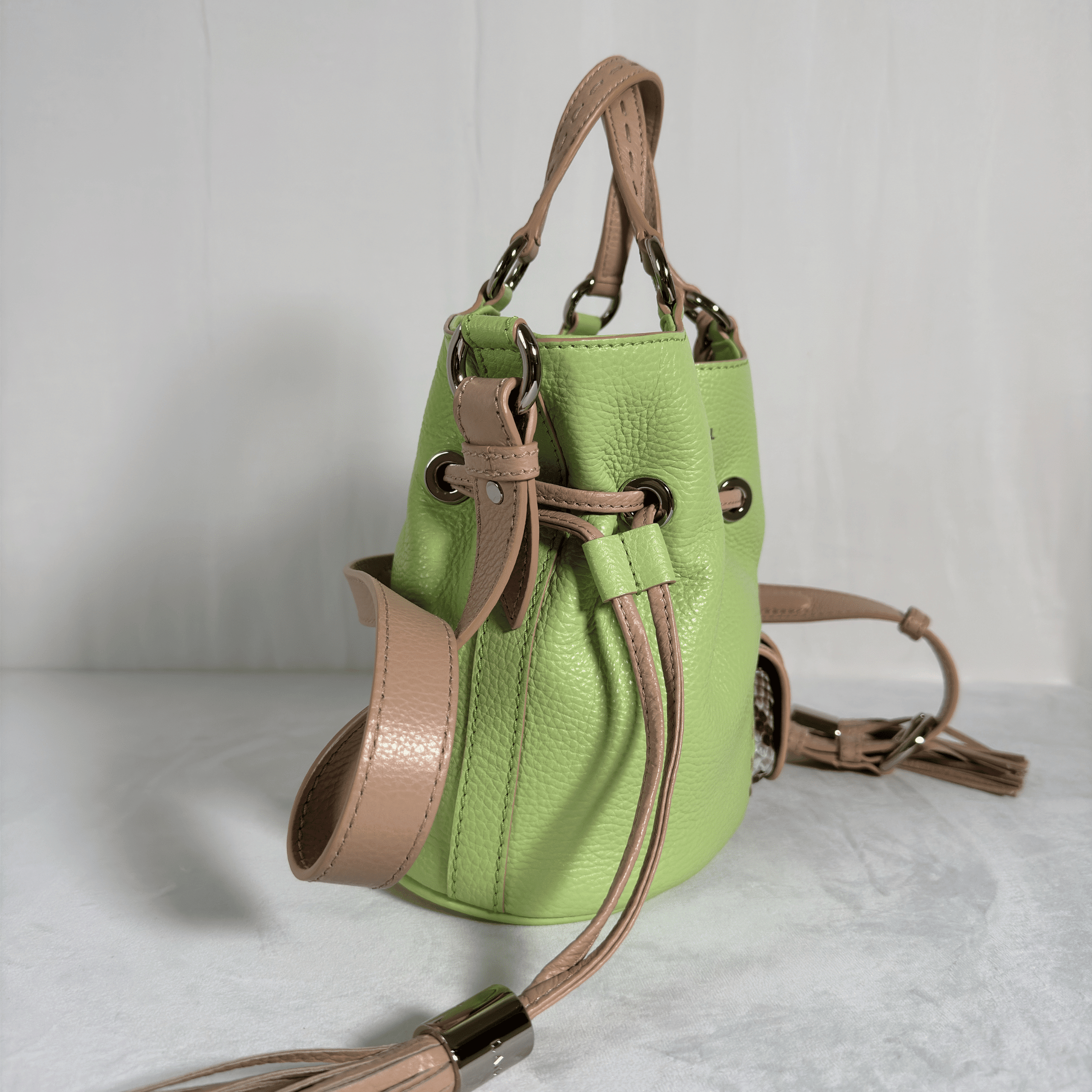 SAC SEAU LANCEL PREMIER FLIRT S - EDITION LIMITEE PYTHON BICOLORE VERT/NUDE - La Belle Boutique