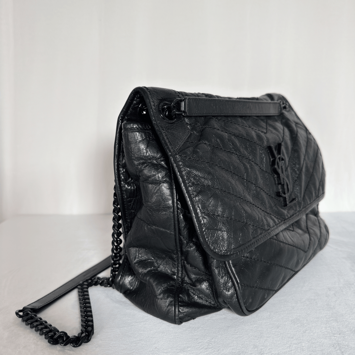SAINT LAURENT - NIKI MEDIUM - CUIR VIEILLI NOIR - BIJOUTERIE ALL BLACK