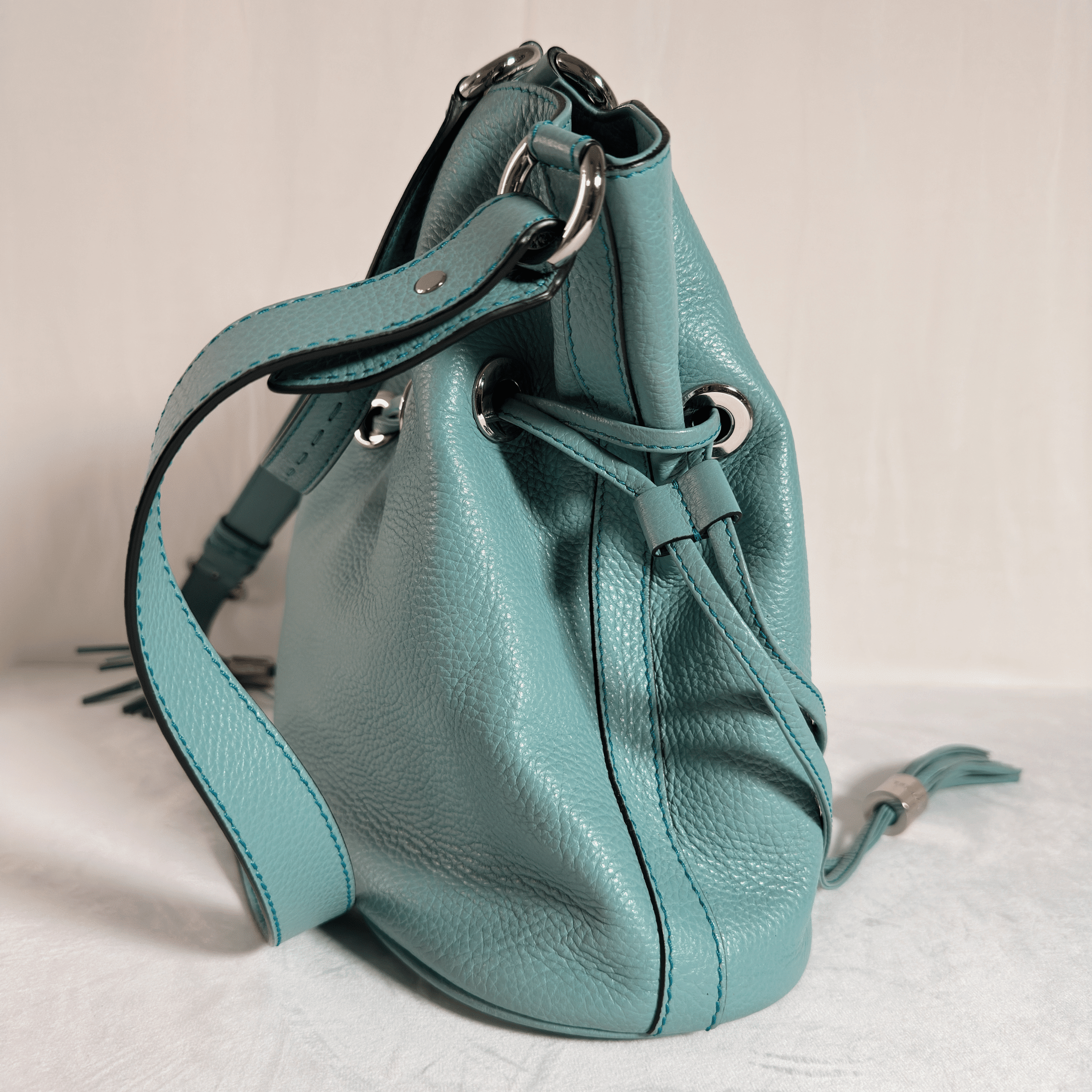SAC LANCEL PREMIER FLIRT - SAC SEAU TAILLE M - CUIR GRAINE BLEU TURQUOISE - La Belle Boutique