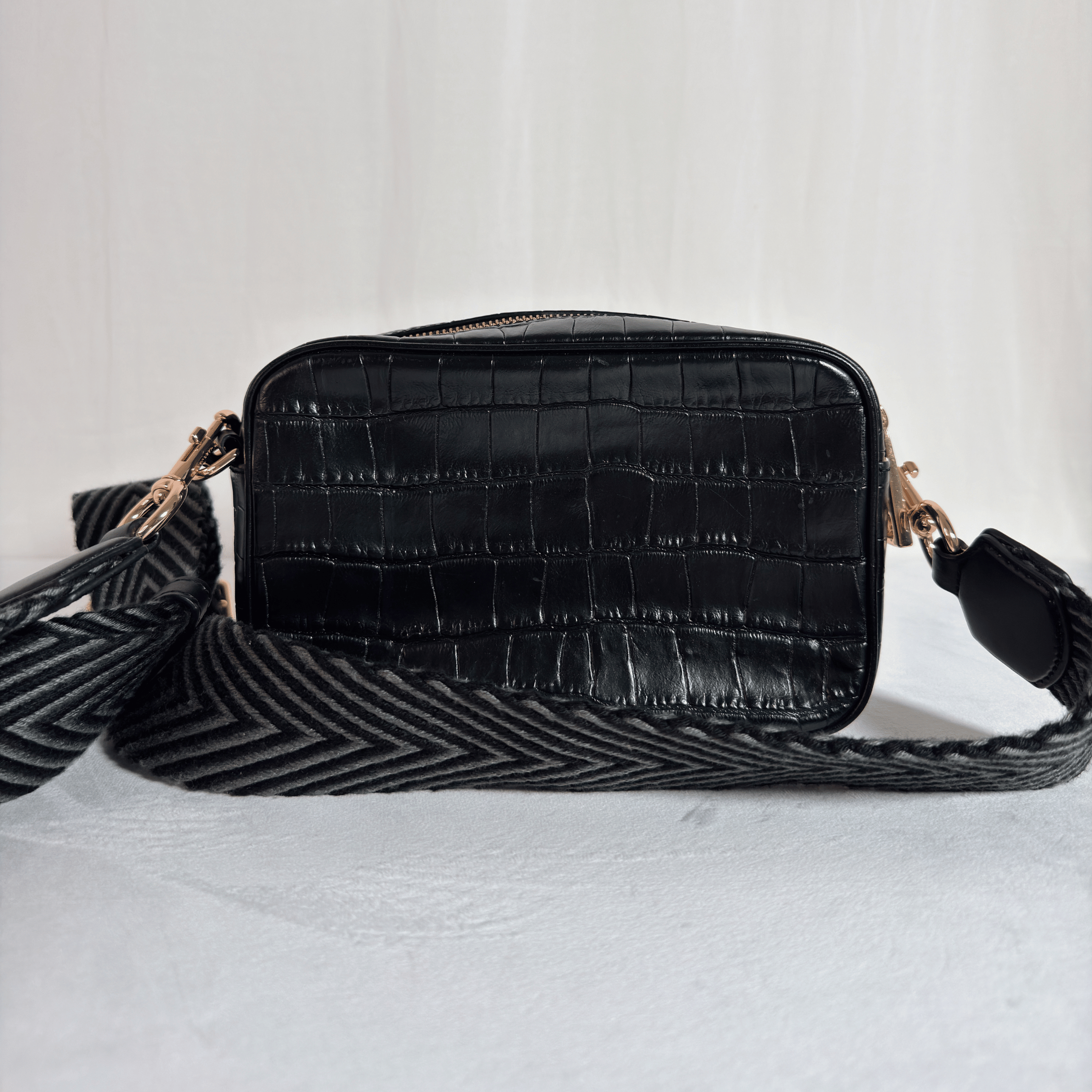 SAC BANDOULIERE MARC JACOBS THE FLASH - CUIR EMBOSSE CROCO NOIR/DORE